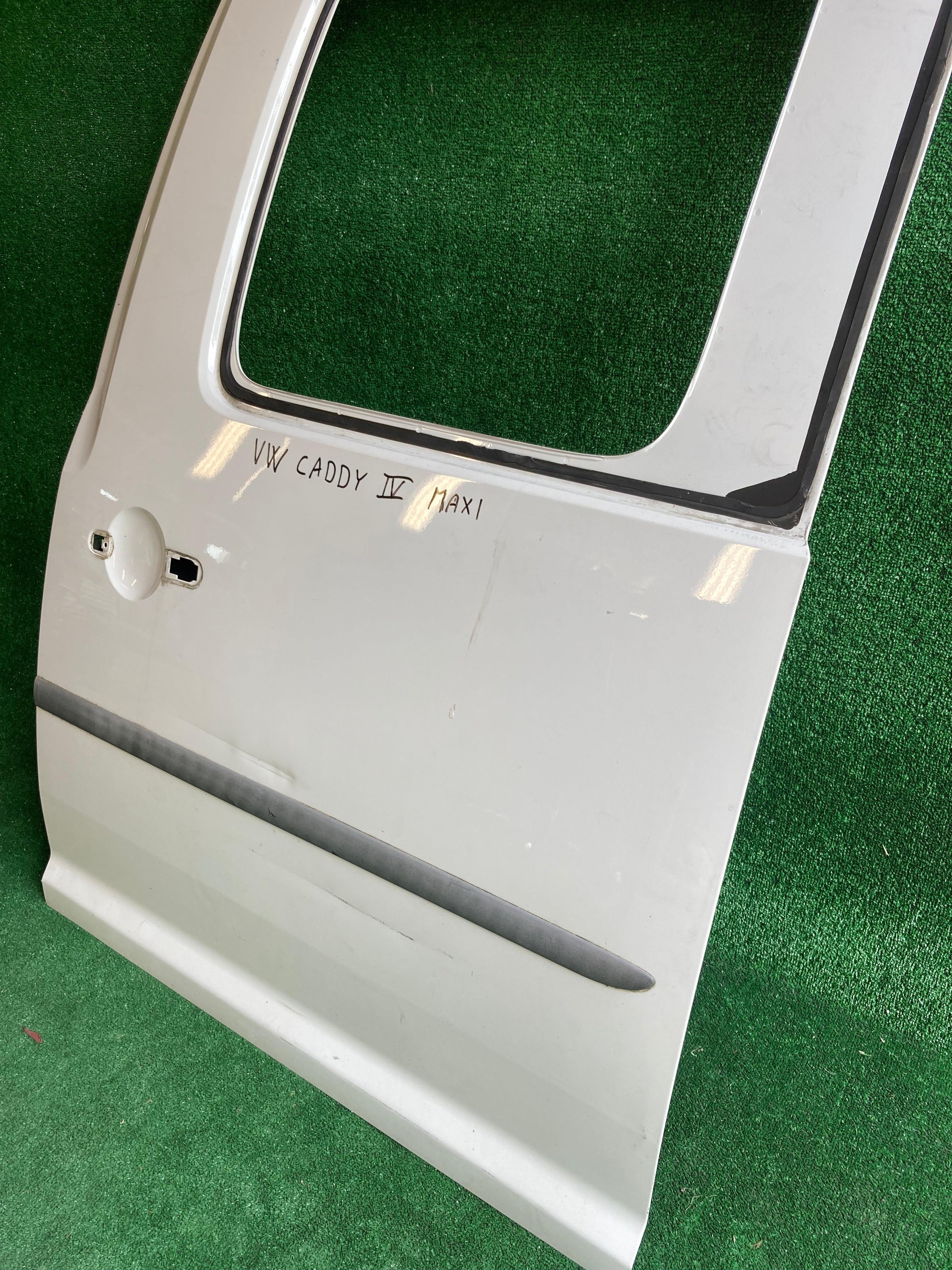 Posuvné dveře volkswagen caddy