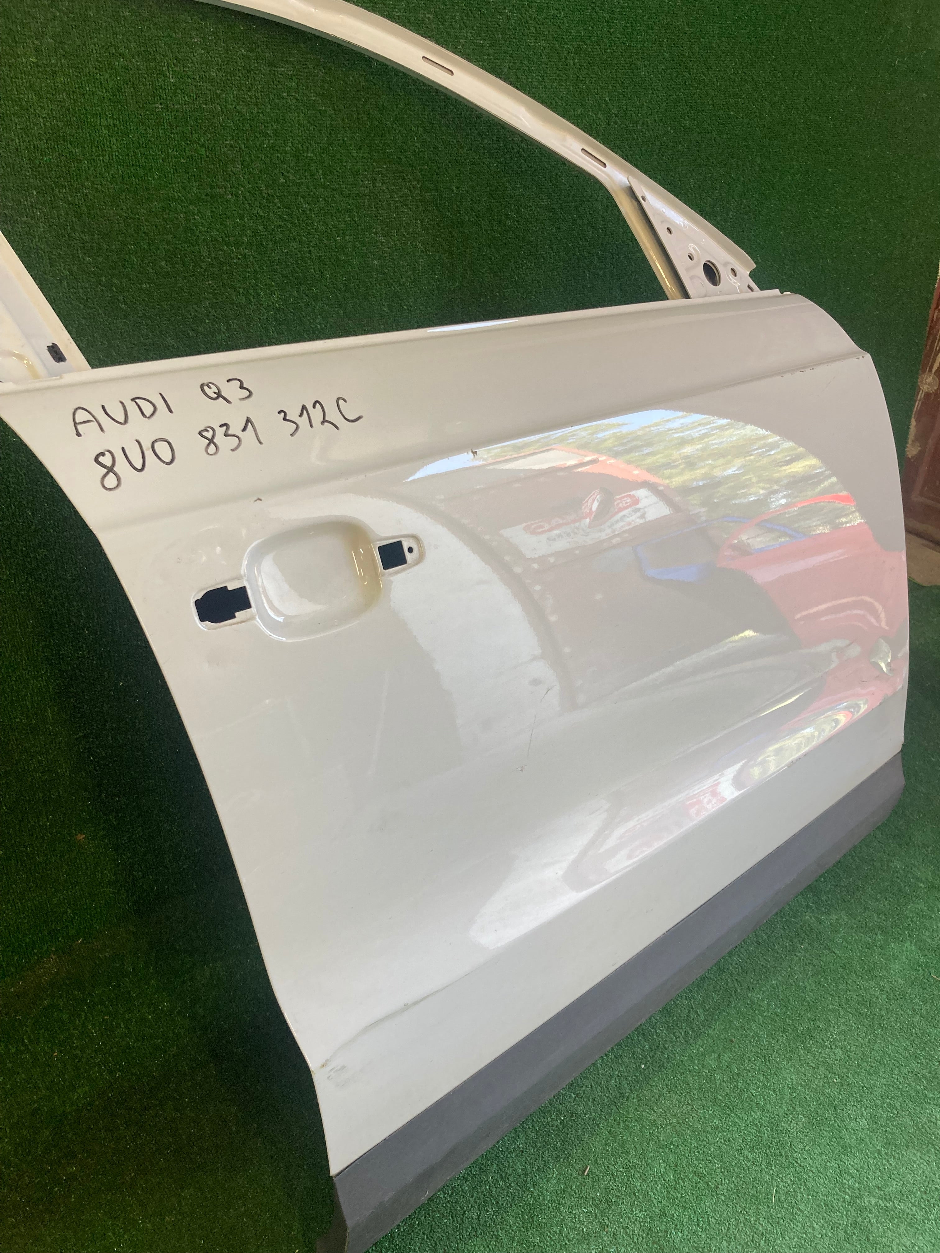 Pravé přední dveře Audi Q3 8U0831312C