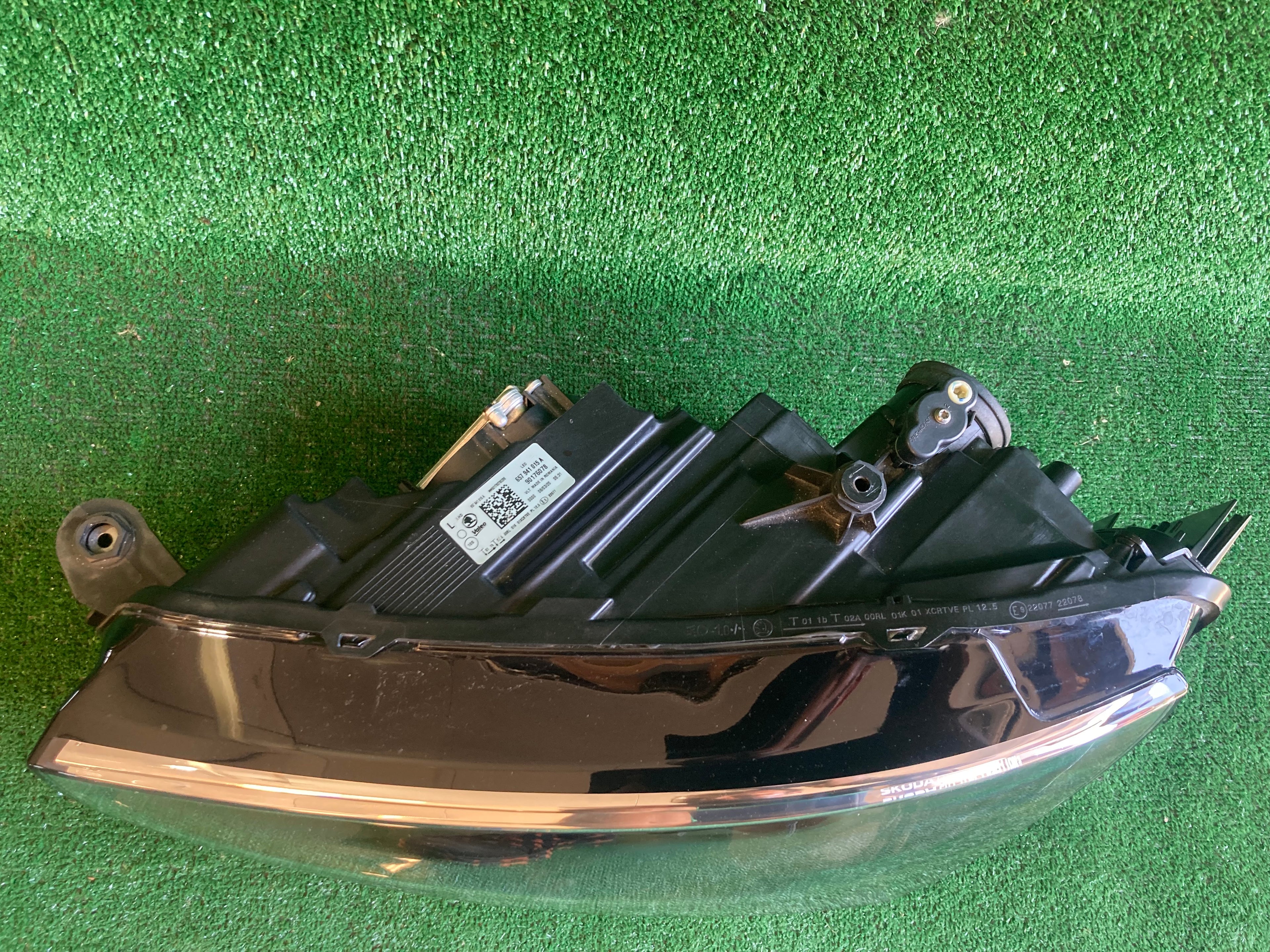 Světlo full LED Škoda Scala 657941015A