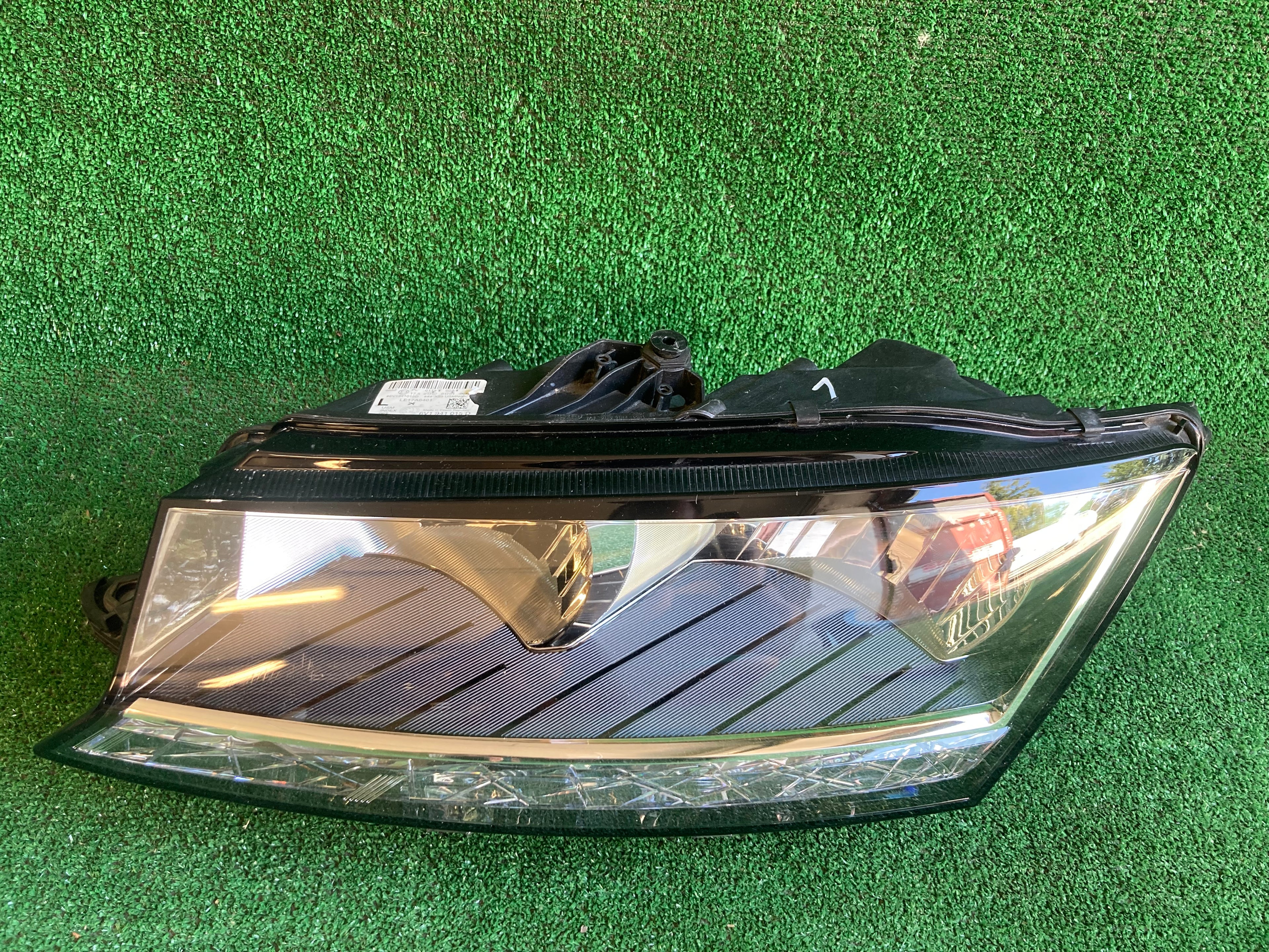 Světlo levé Škoda Fabia III, 3 face 6V1941015D