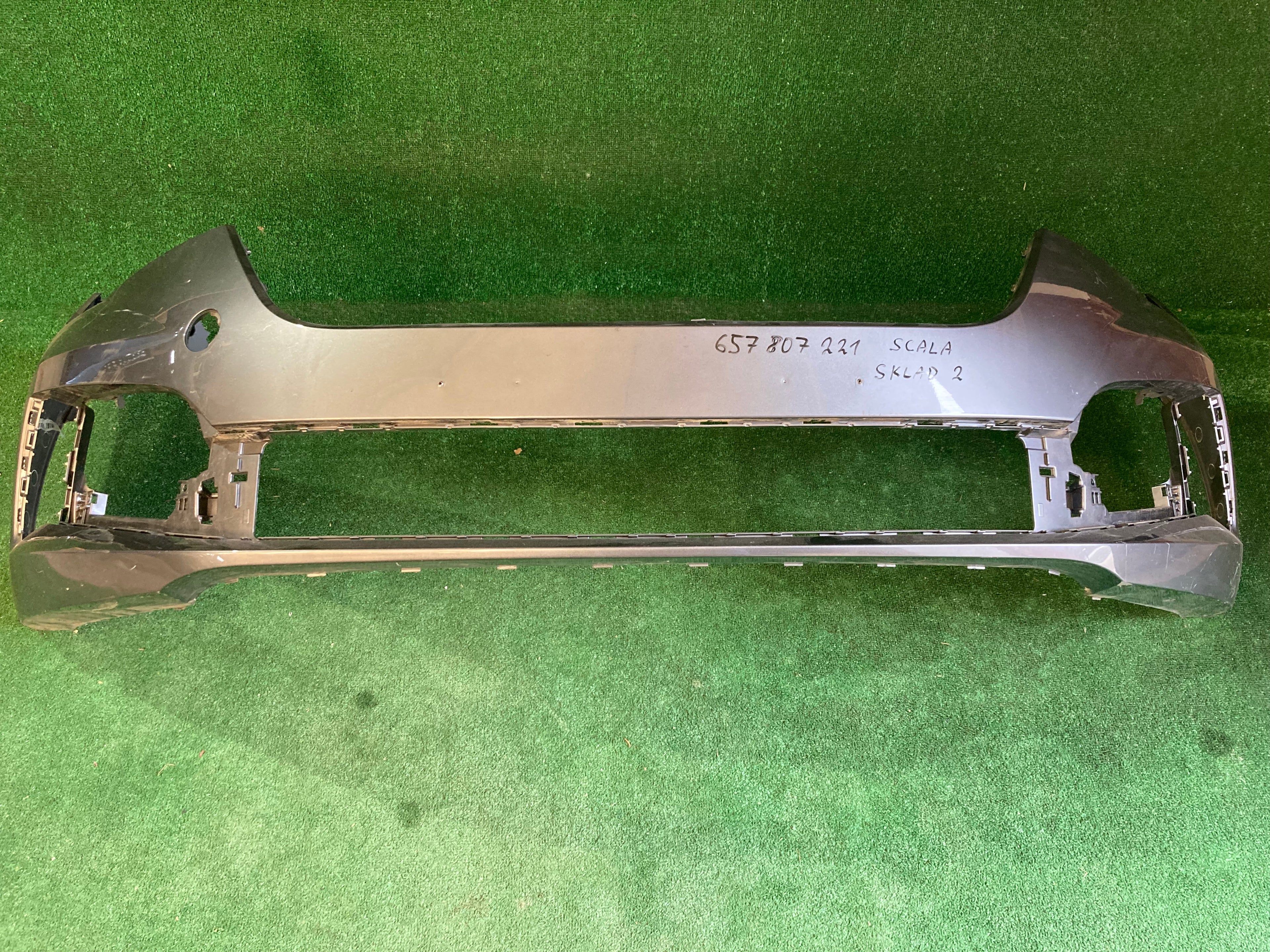 Přední nárazník Škoda Scala 657807221