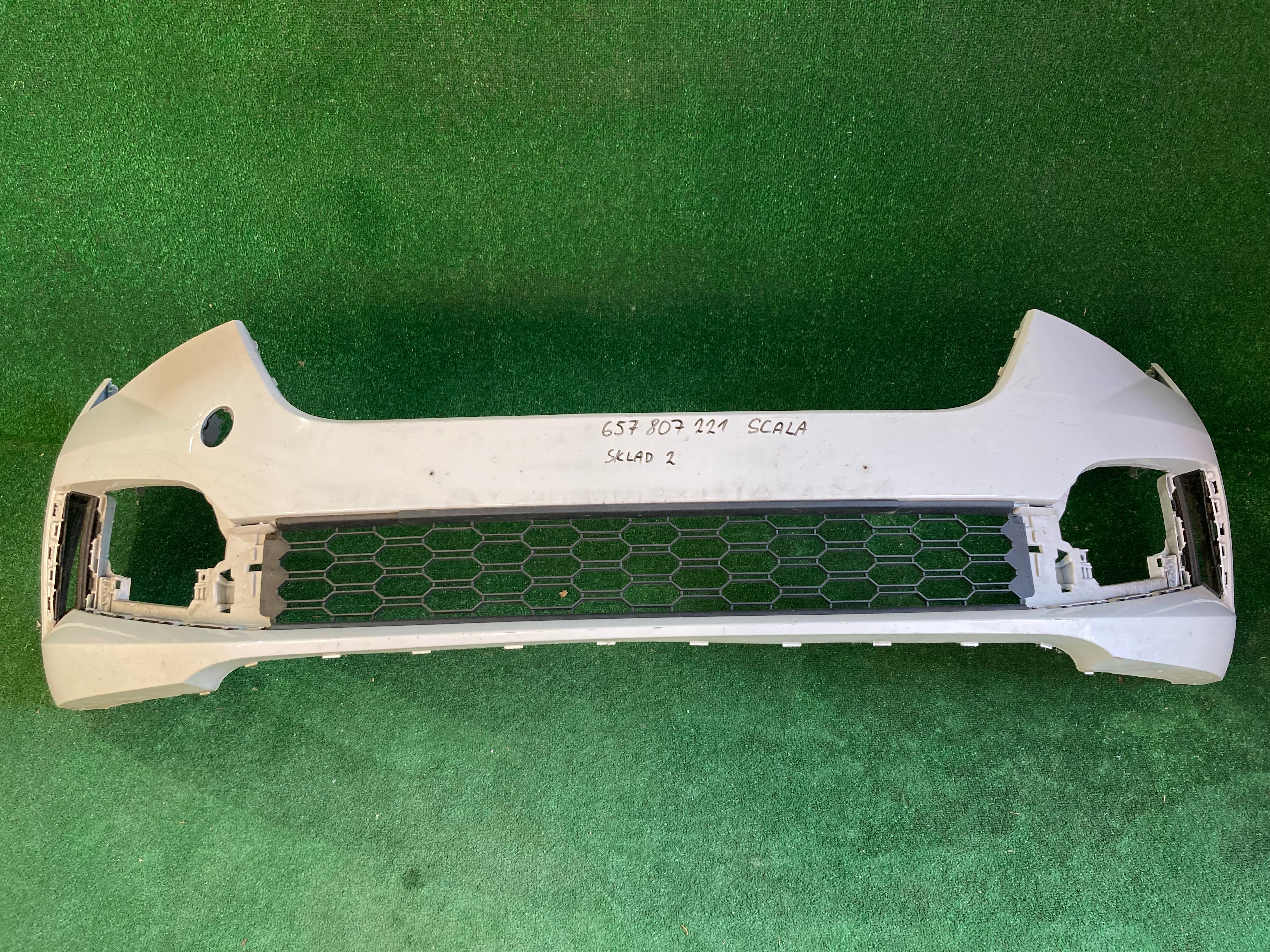 Přední nárazník Škoda Scala 657807221