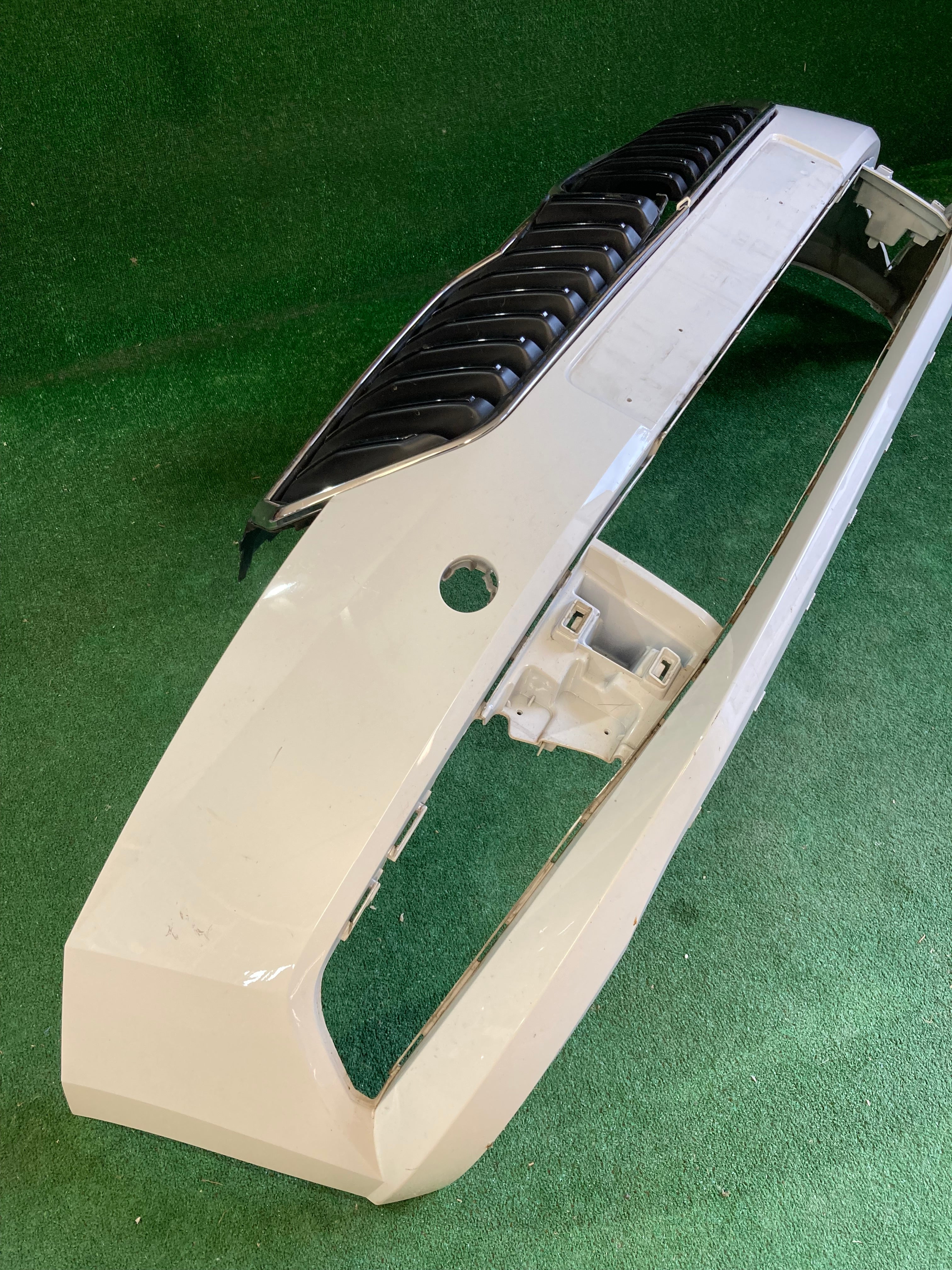 Přední nárazník Škoda Fabia III, 3 face 6v0807221f