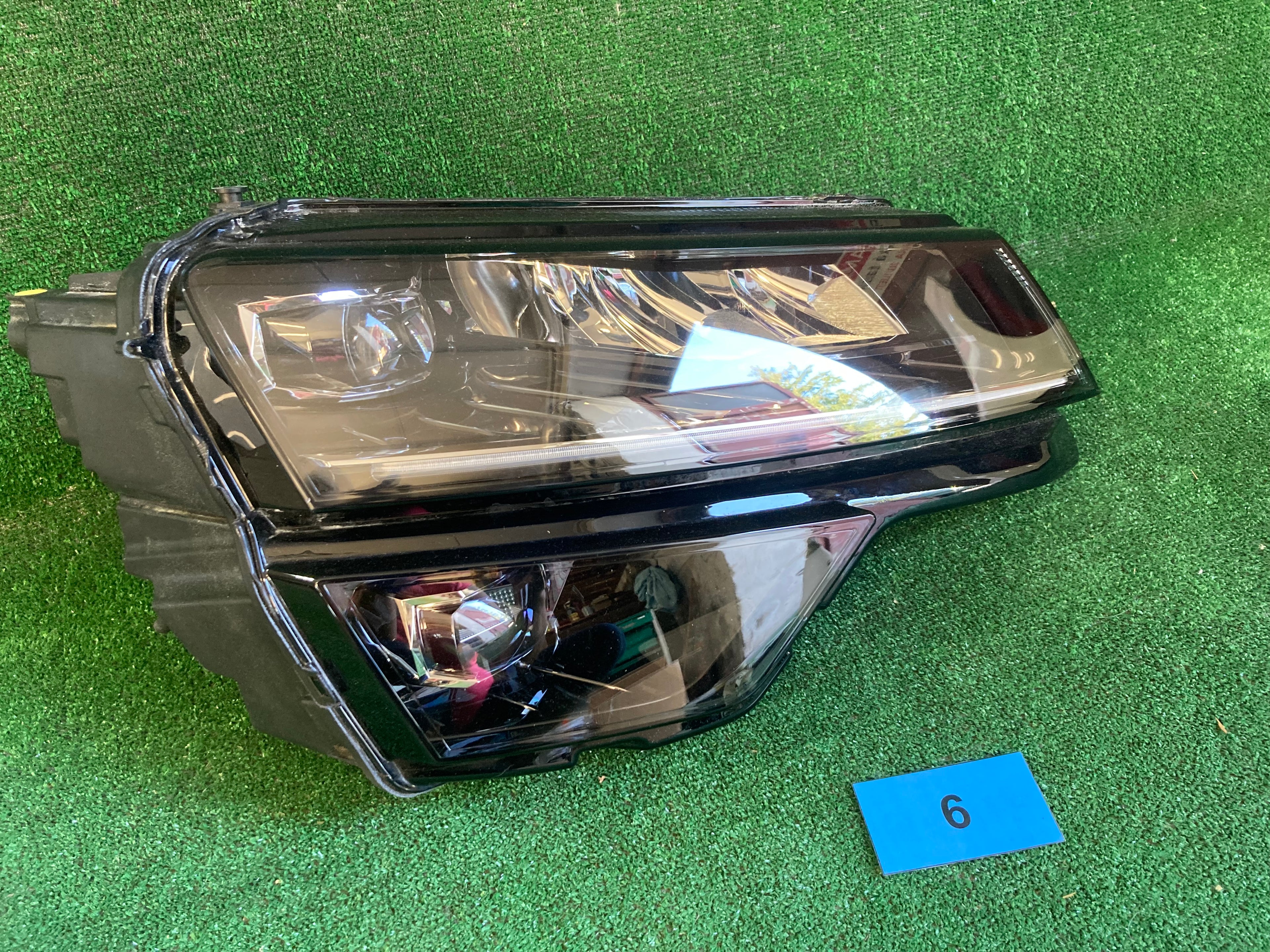 Škoda Karoq pravé světlo 57b941016f