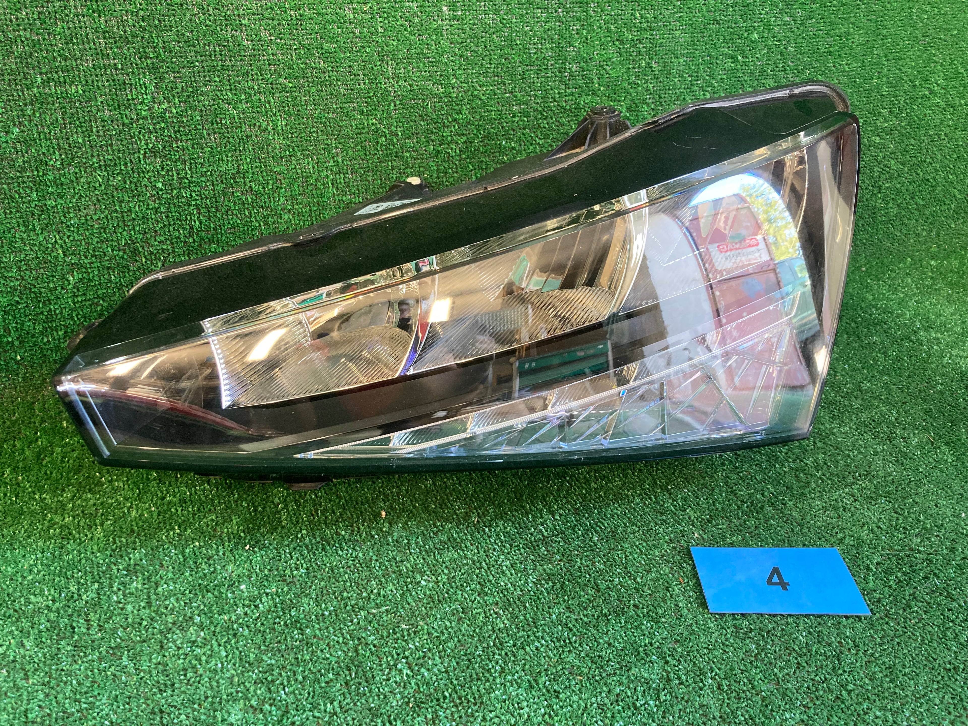 Škoda Scala přední levé světlo 657941015