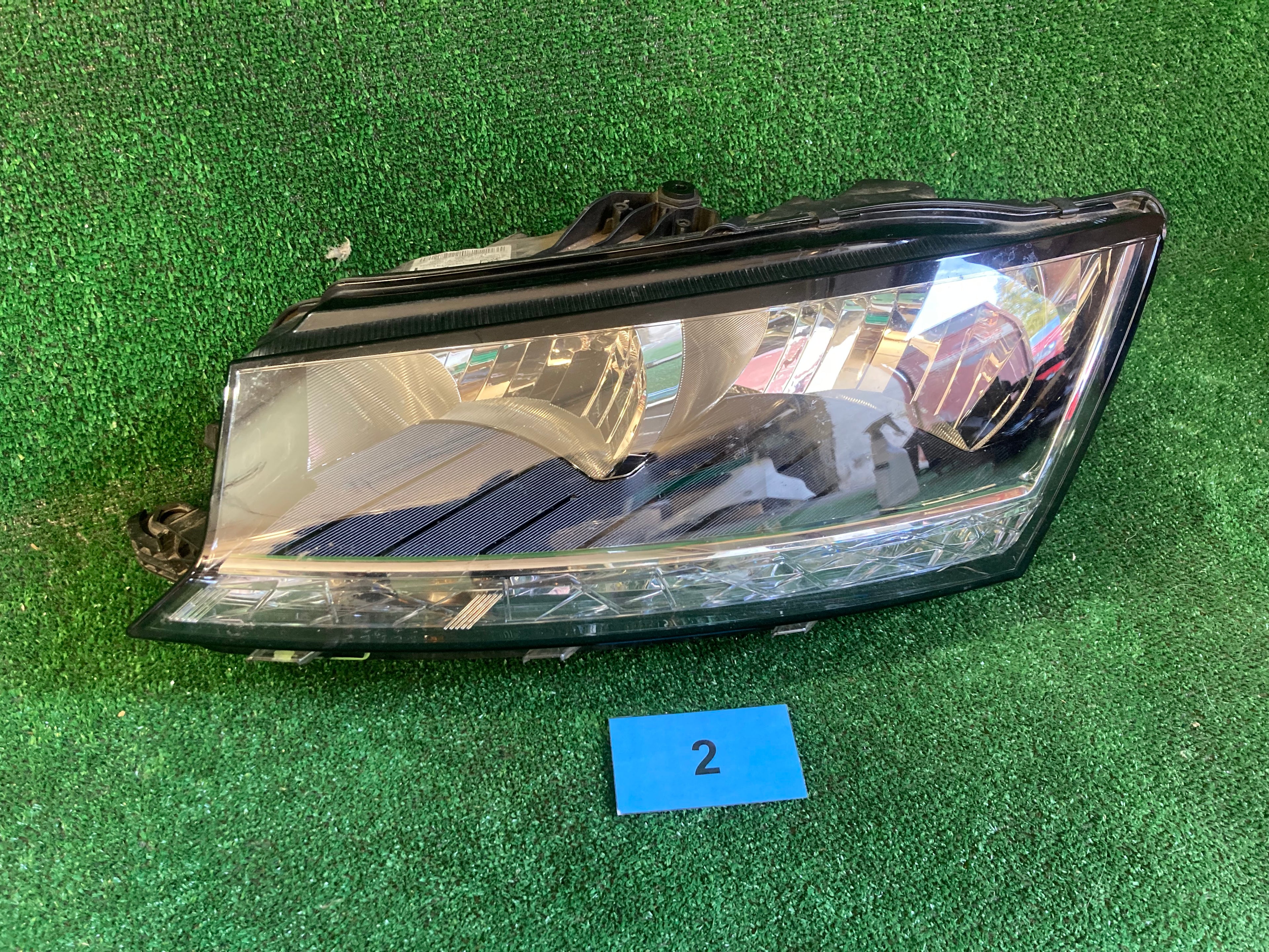 Světlo levé Škoda Fabia III, 3 face 6V1941015D