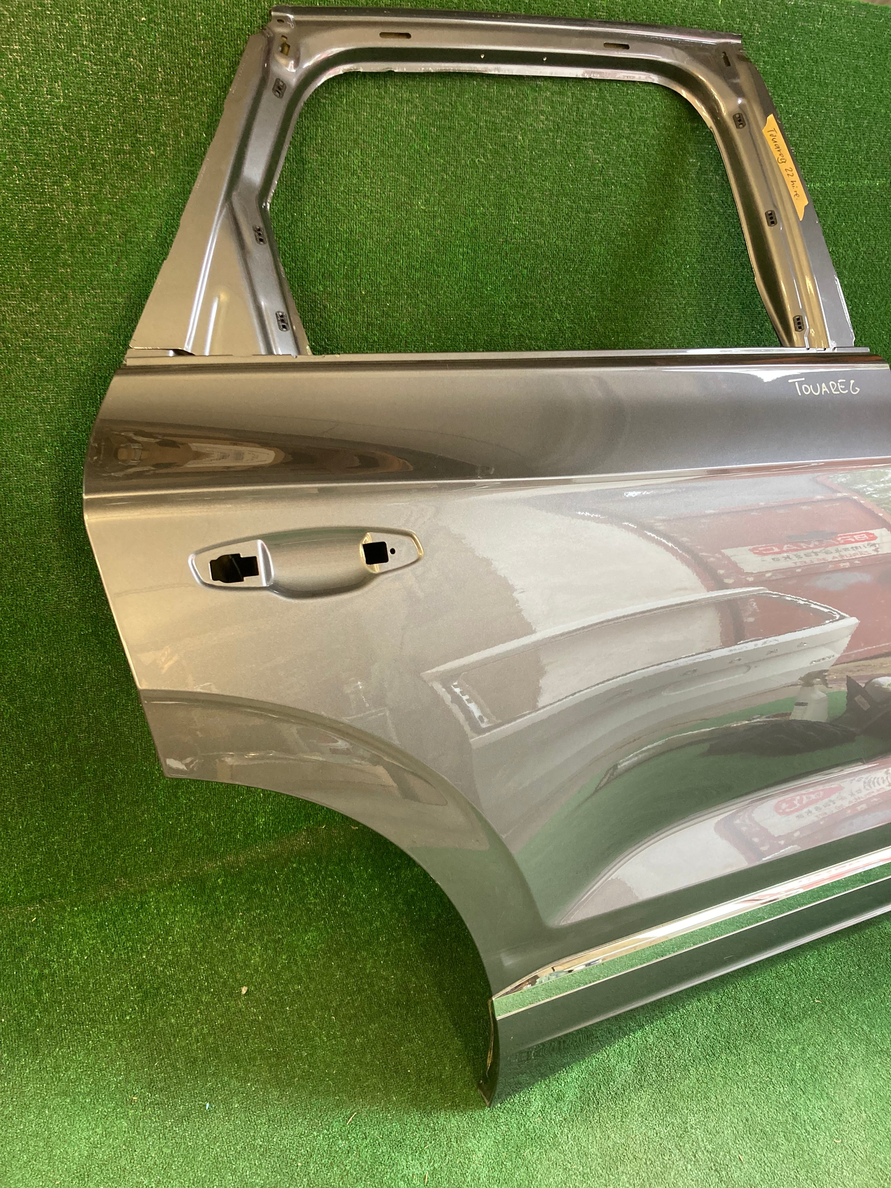 Pravé zadní dveře VW Touareg