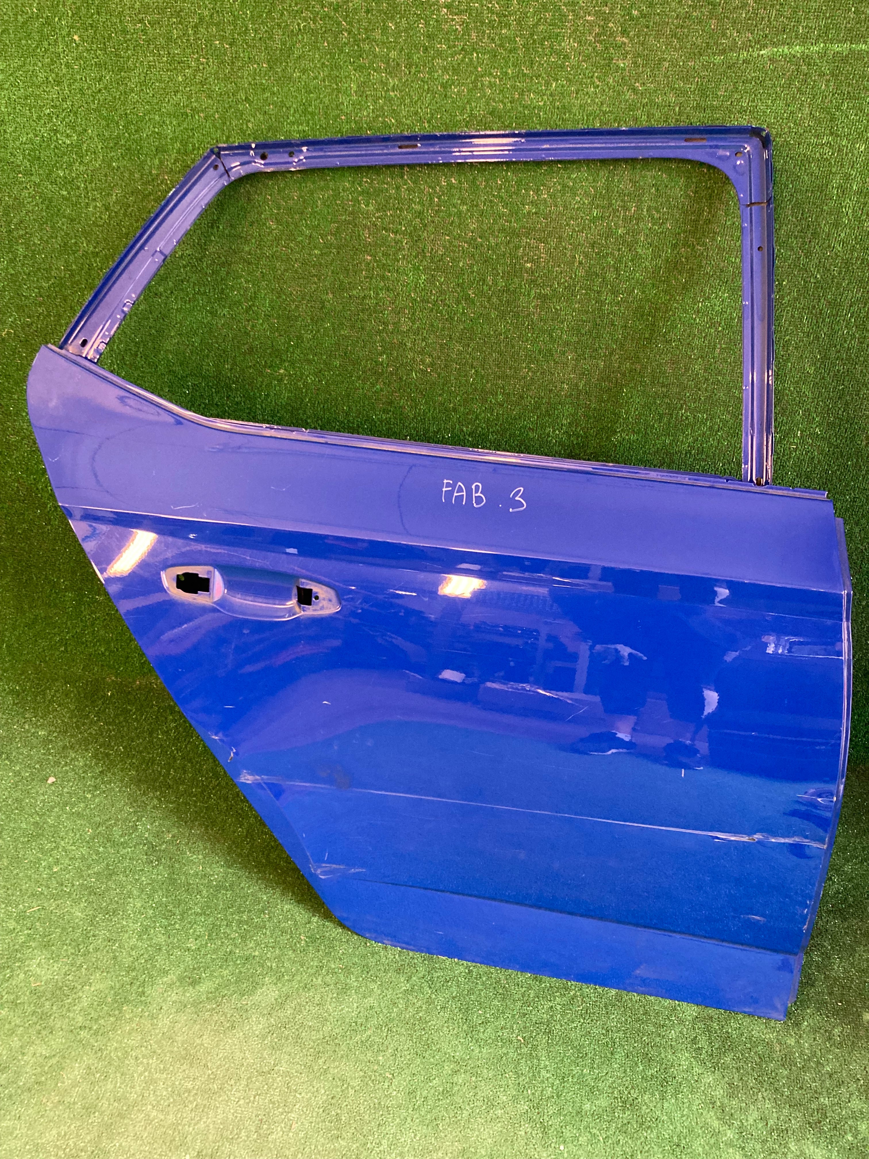 Škoda Fabia III, 3 pravé zadní dveře hatchback modré