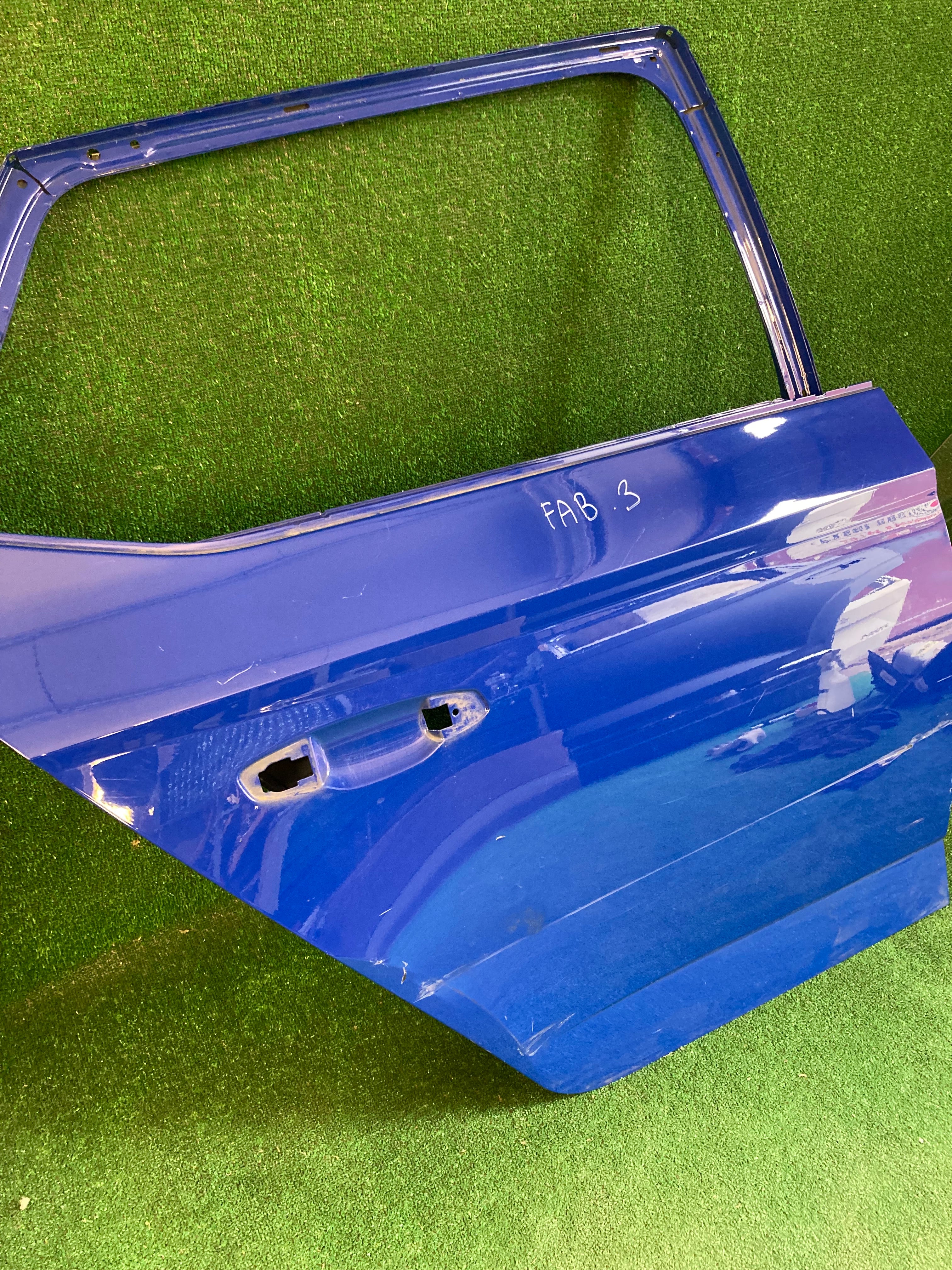 Škoda Fabia III, 3 pravé zadní dveře hatchback modré