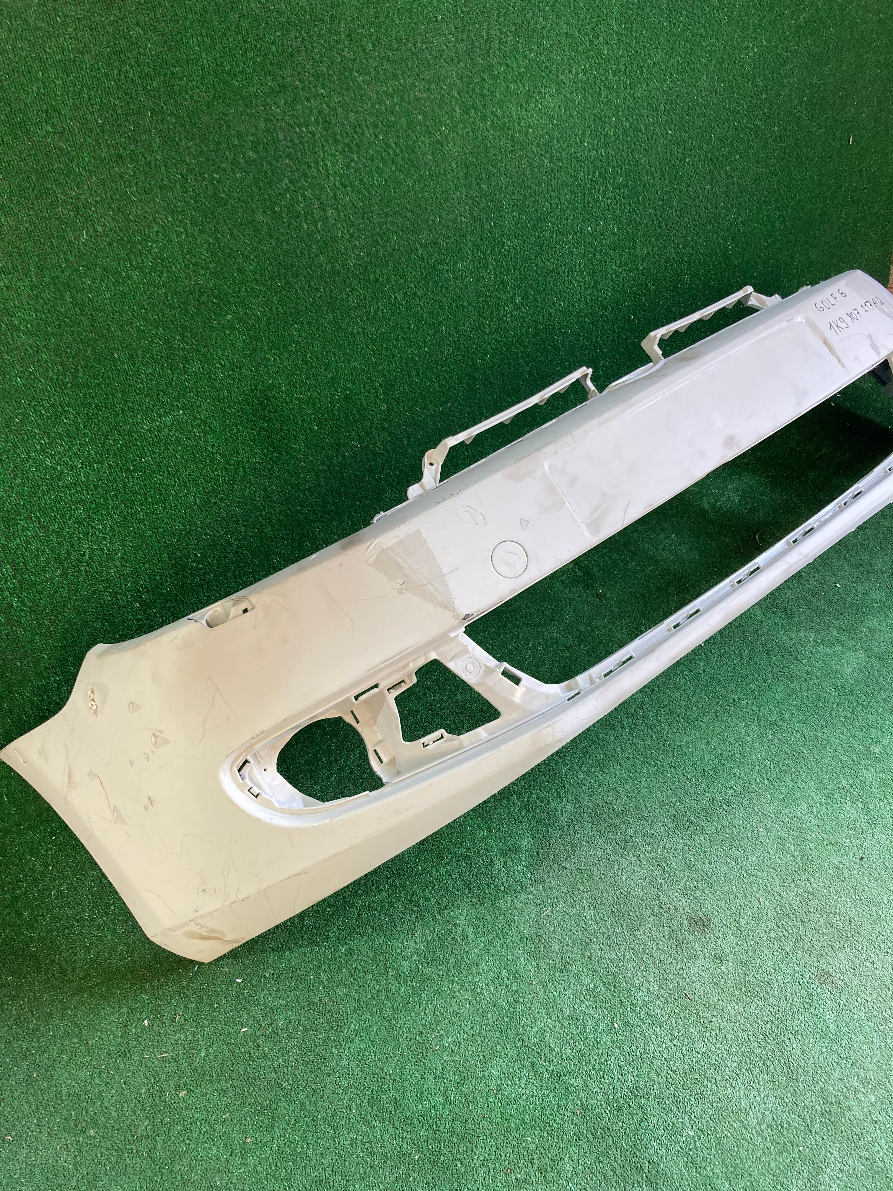 VW Golf 6 přední nárazník 1k9807217aq