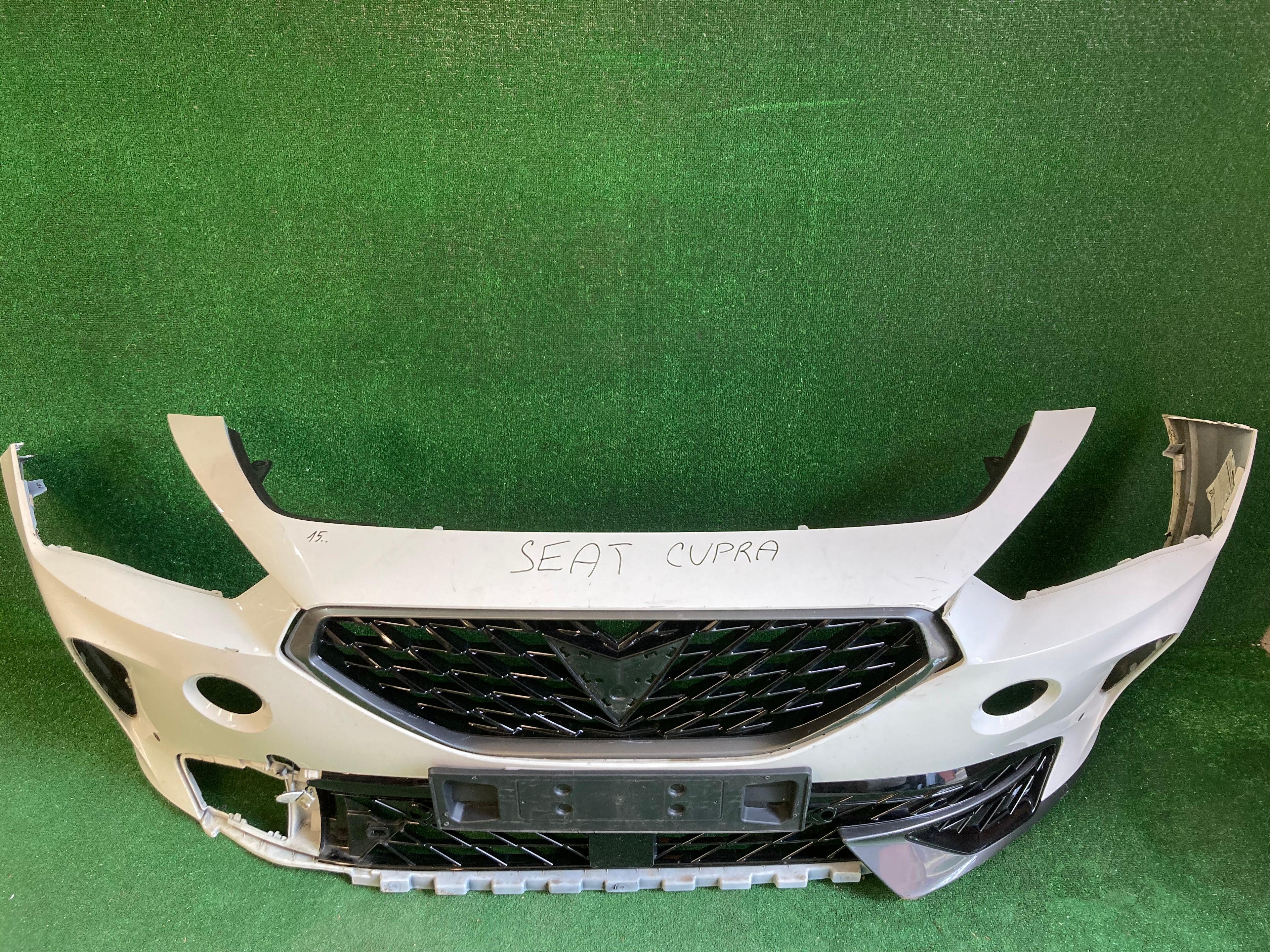 SEAT CUPRA přední NÁRAZNÍK