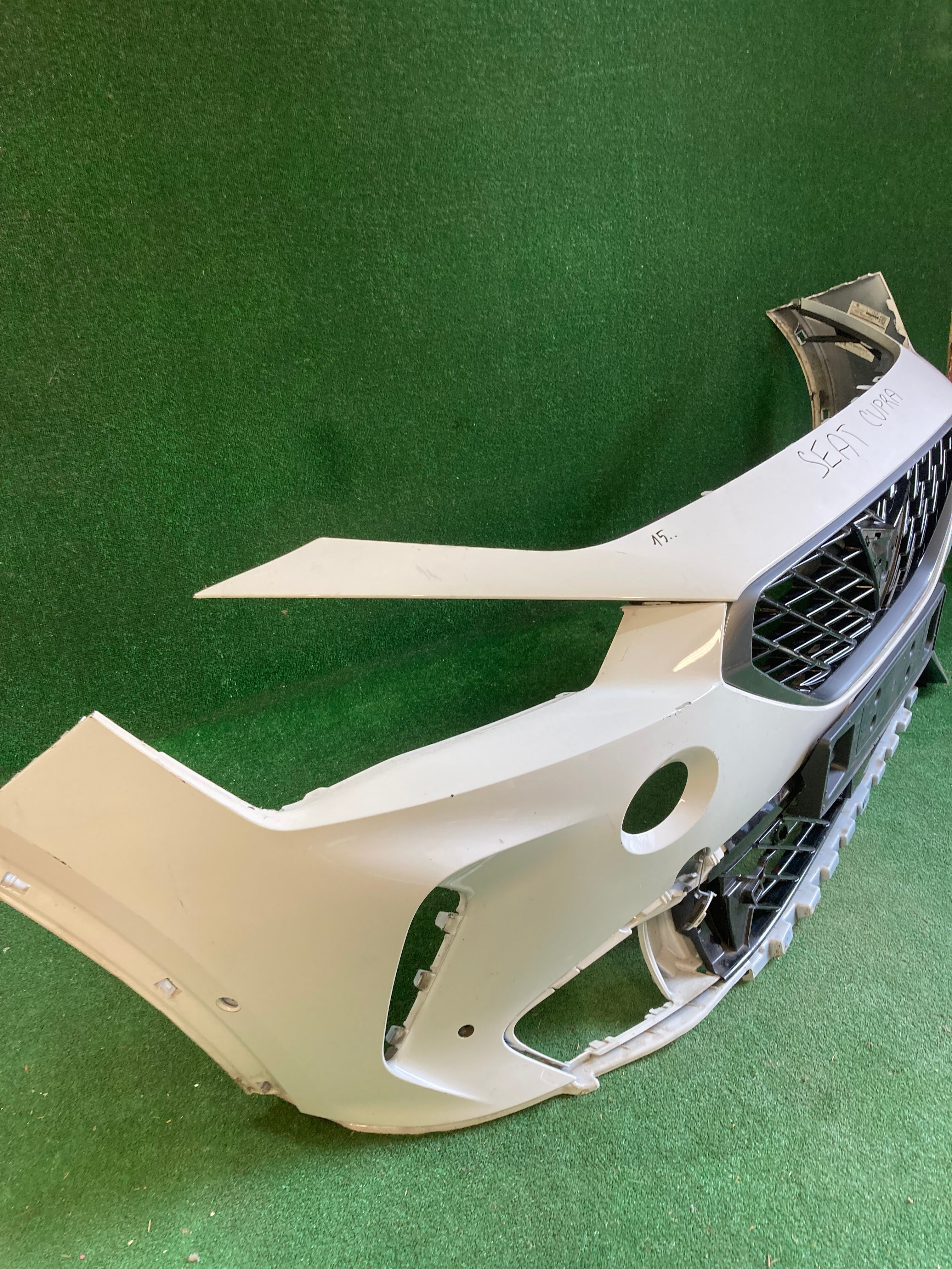 SEAT CUPRA přední NÁRAZNÍK