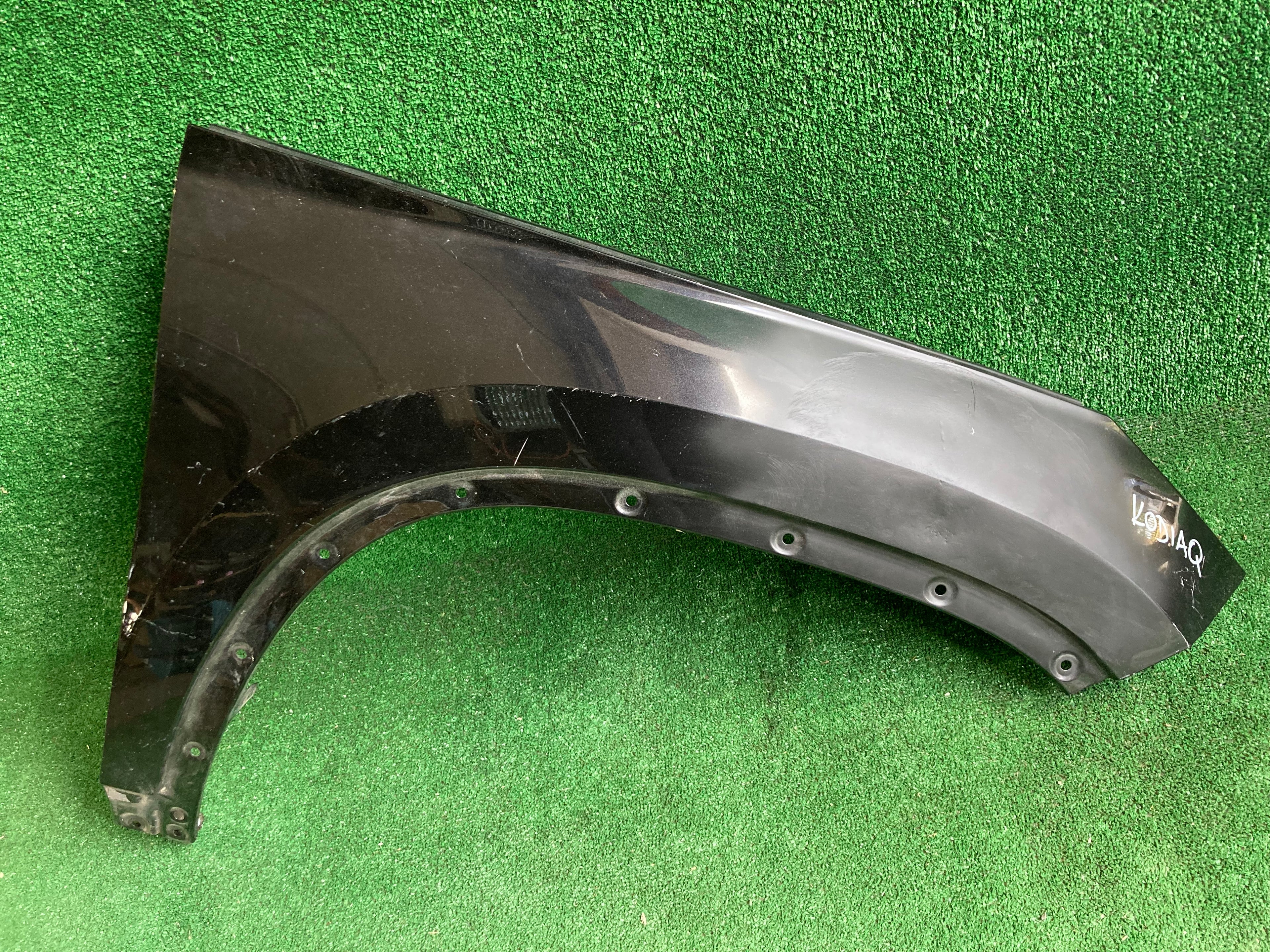 Škoda Kodiaq pravý přední blatník