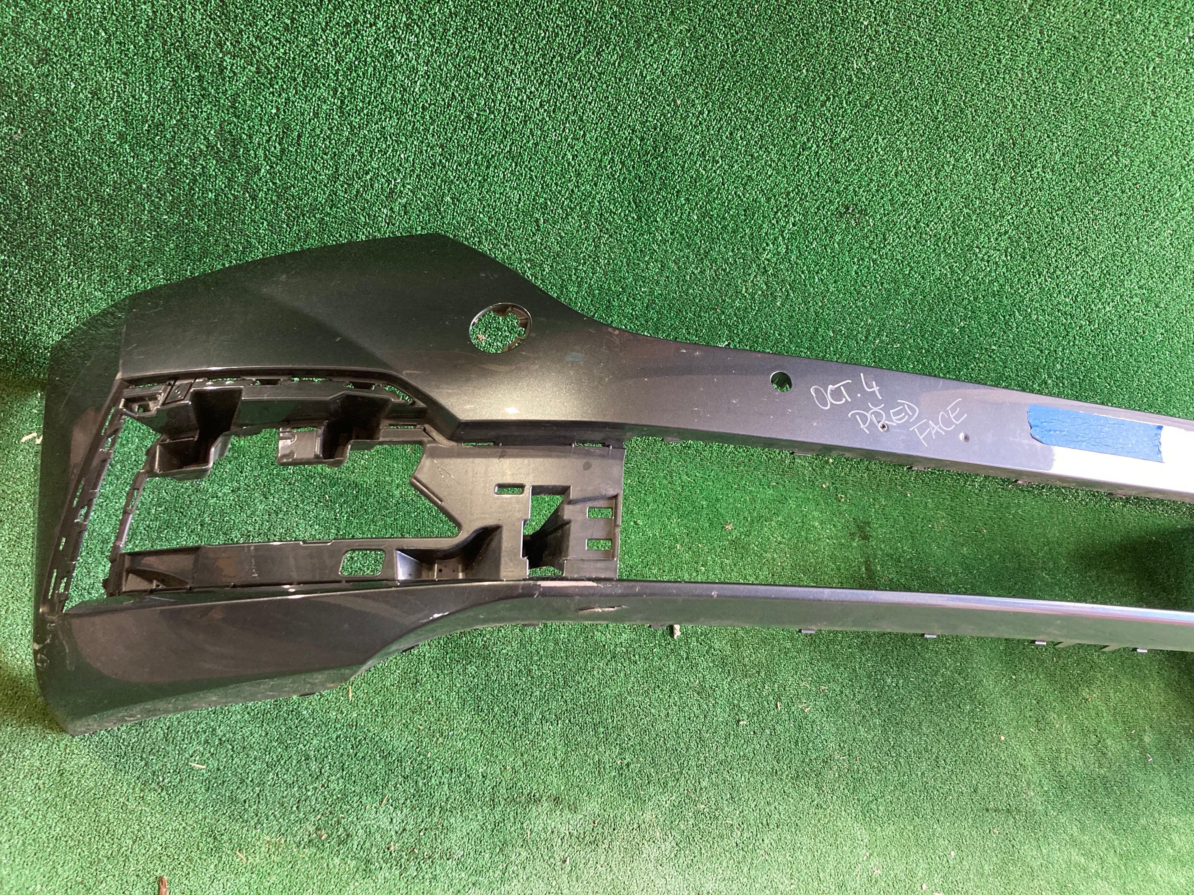 Škoda Octavia IV, 4 přední nárazník 5E3807221 před face