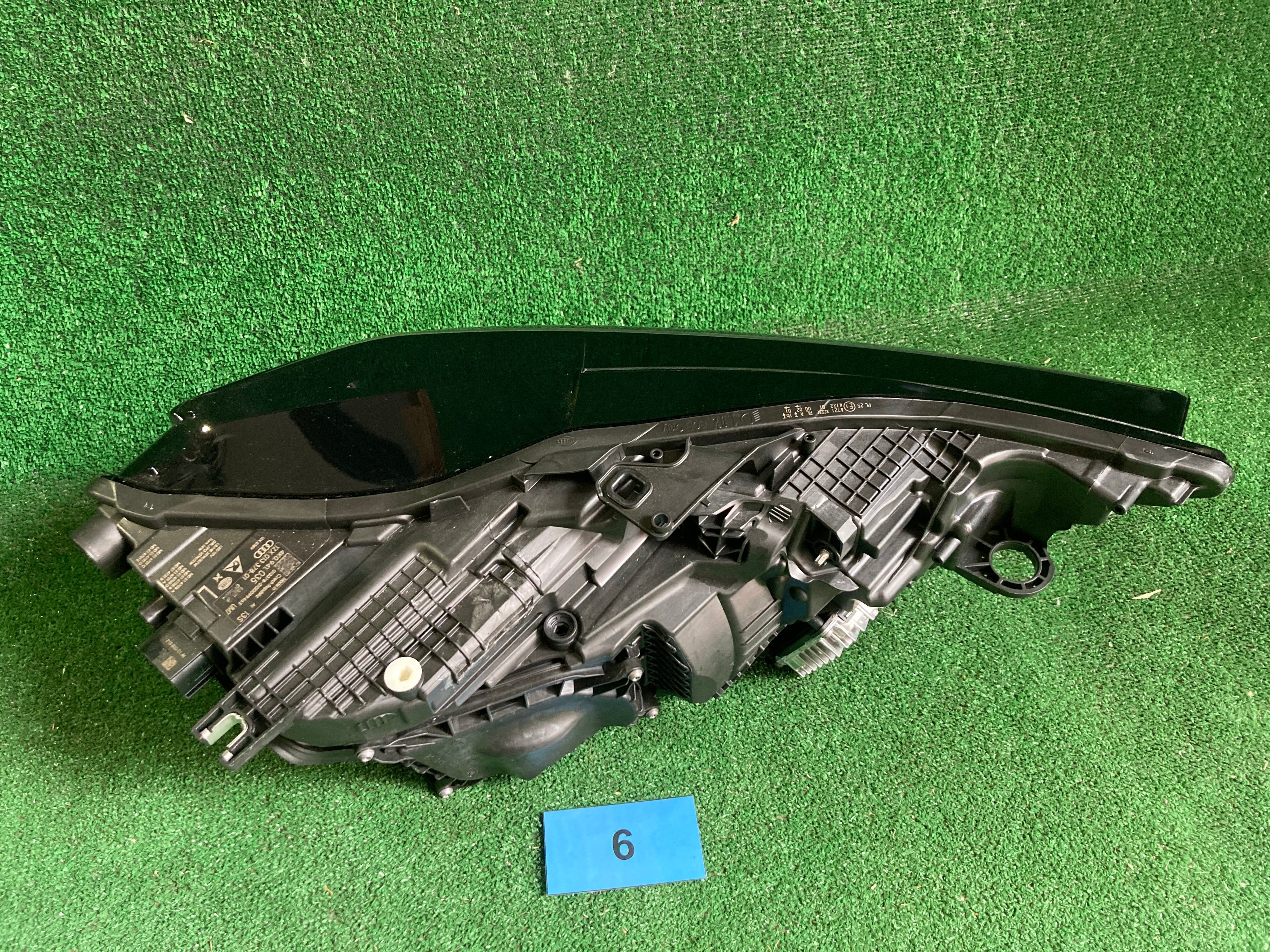 AUDI A6 levé přední světlo 4k0941035