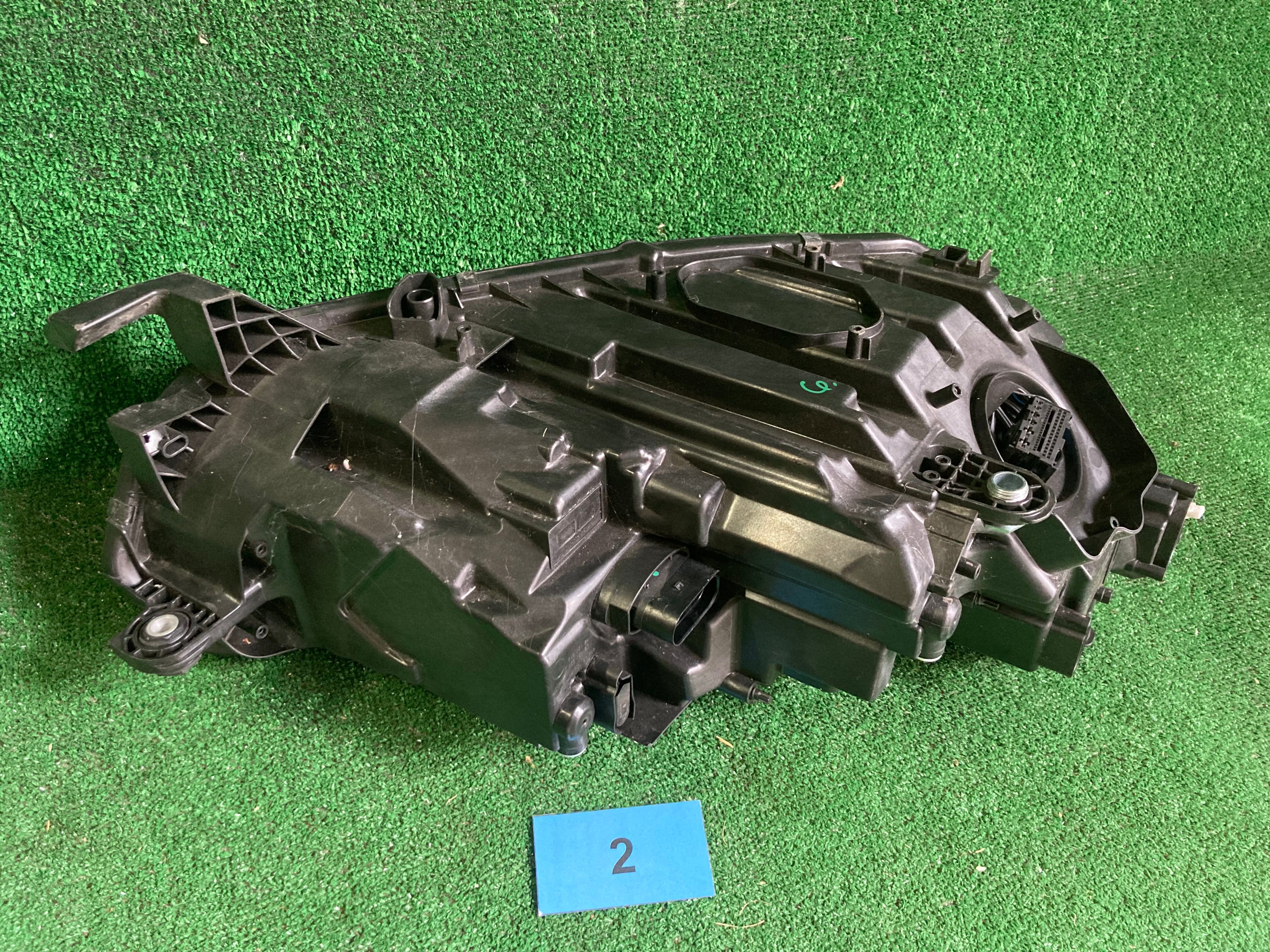 ŠKODA OCTAVIA IV, 4 PŘEDNÍ LEVÉ SVĚTLO 5E4941015A