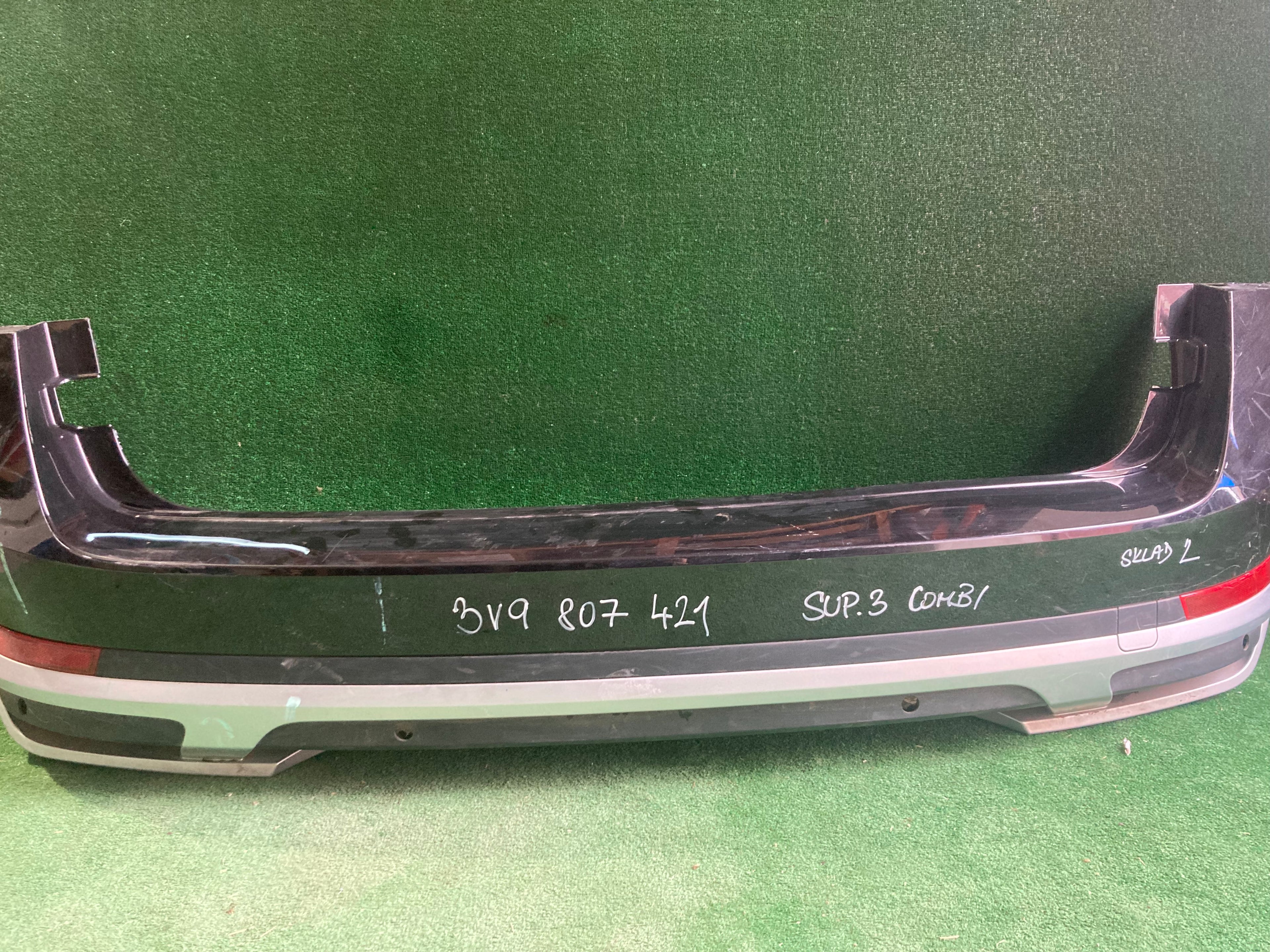 Škoda Superb III, 3 combi zadní nárazník 3V9807421