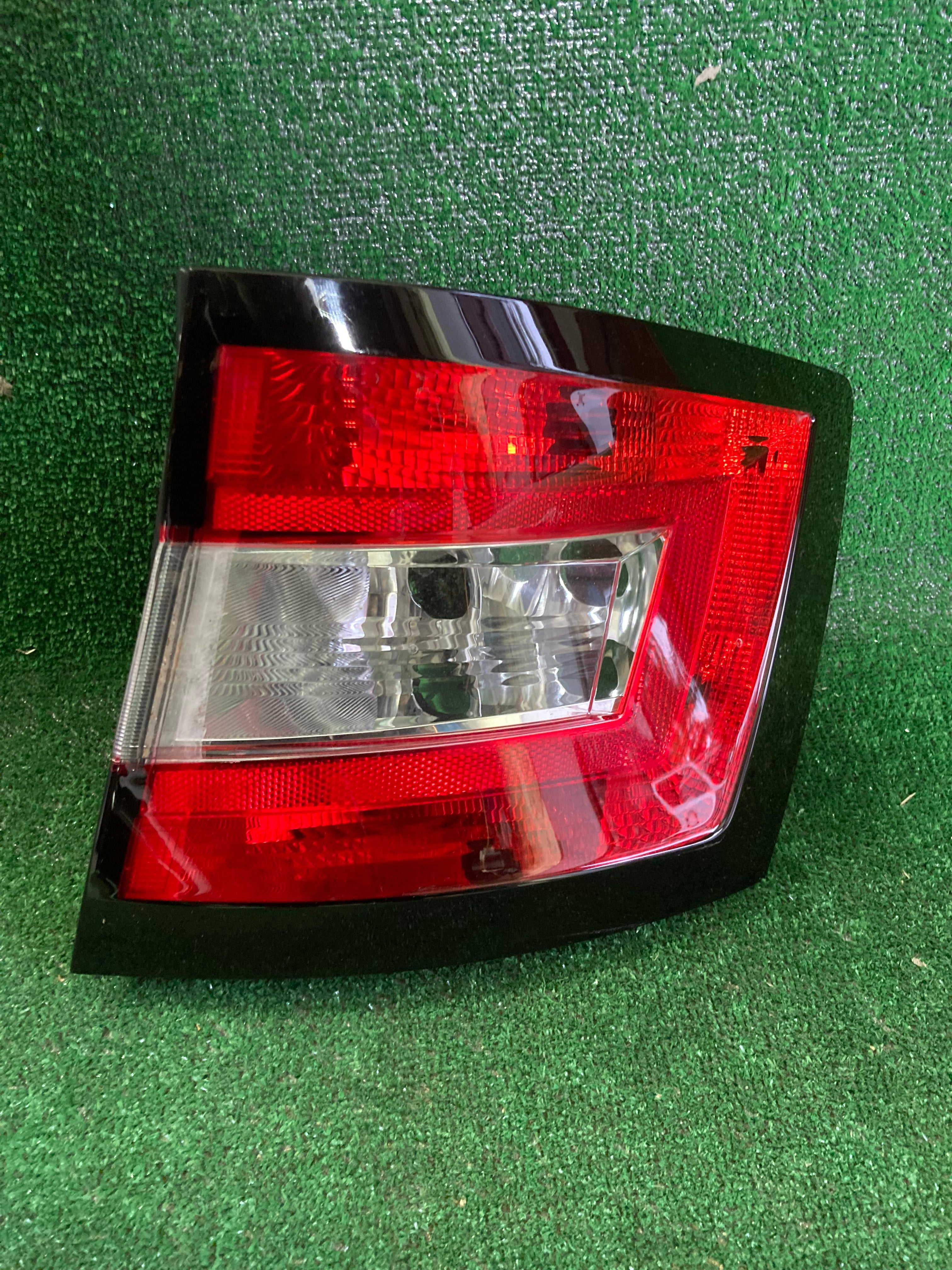 Pravá zadní lampa Škoda Fabia III, 3 combi 6V9945096