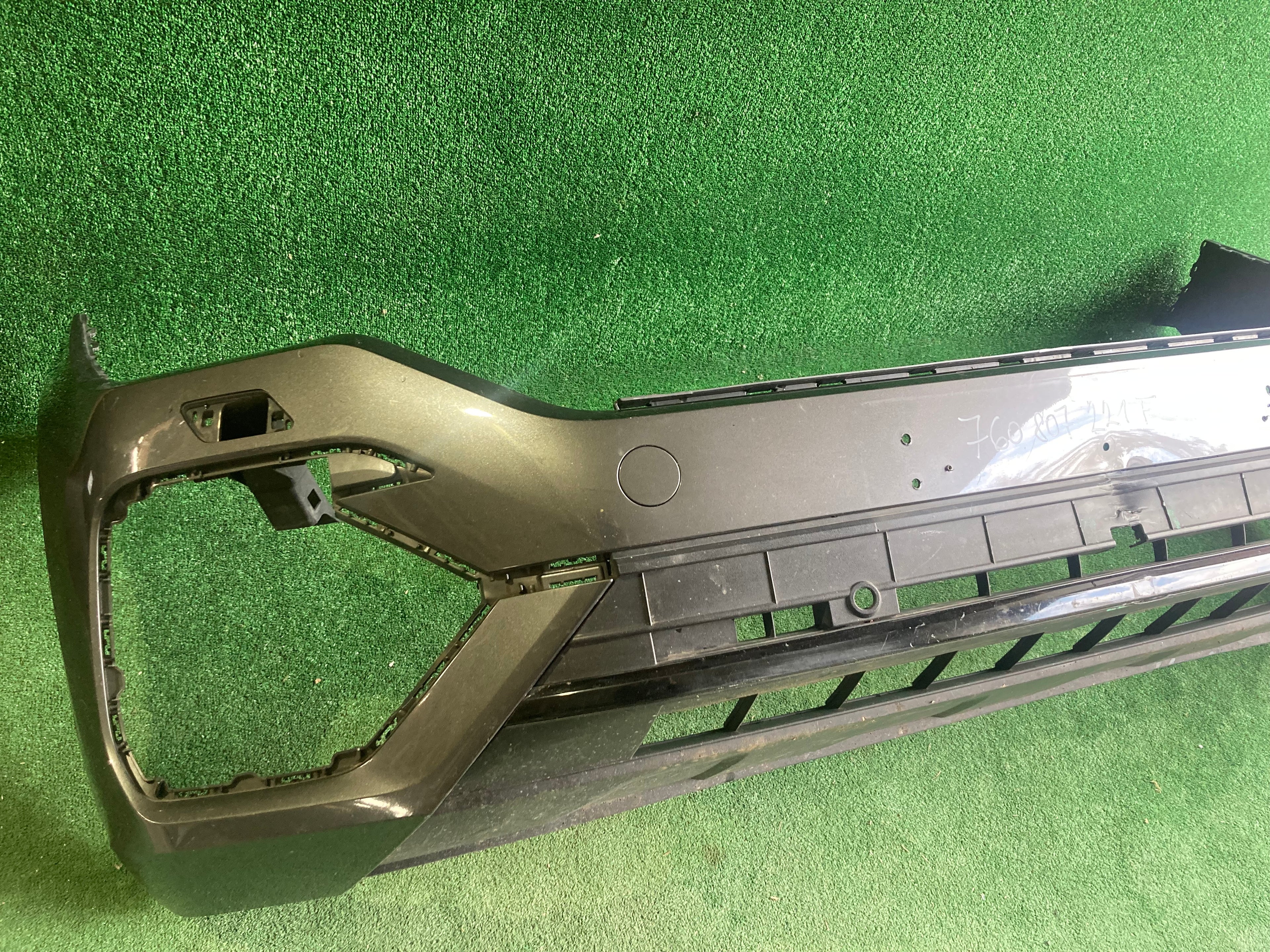 Přední nárazník VW Touareg, 760807221f