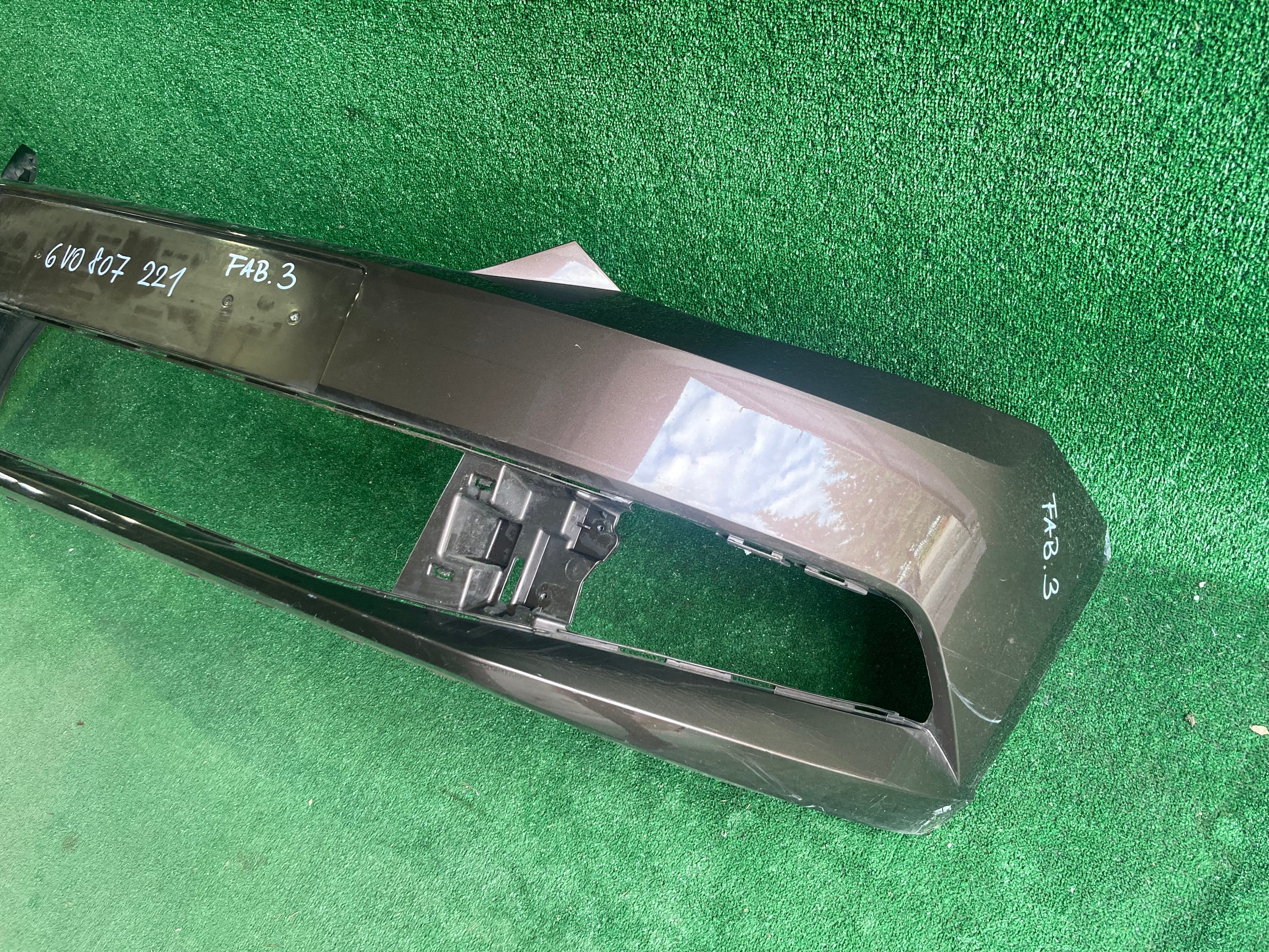 Přední nárazník Škoda Fabia III, 3 před face 6v0807221