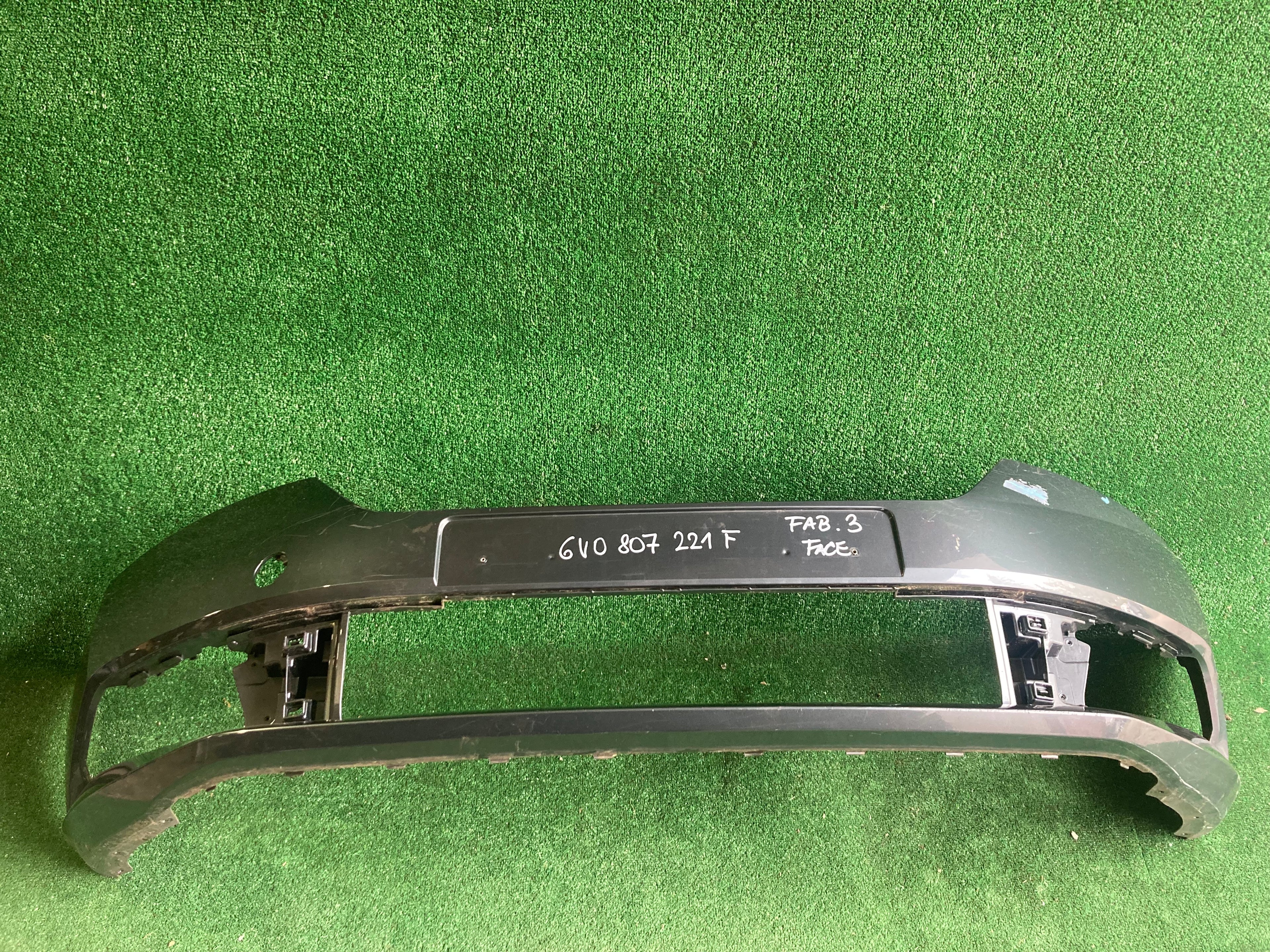 Přední nárazník Škoda Fabia III, 3 face 6V0807221F