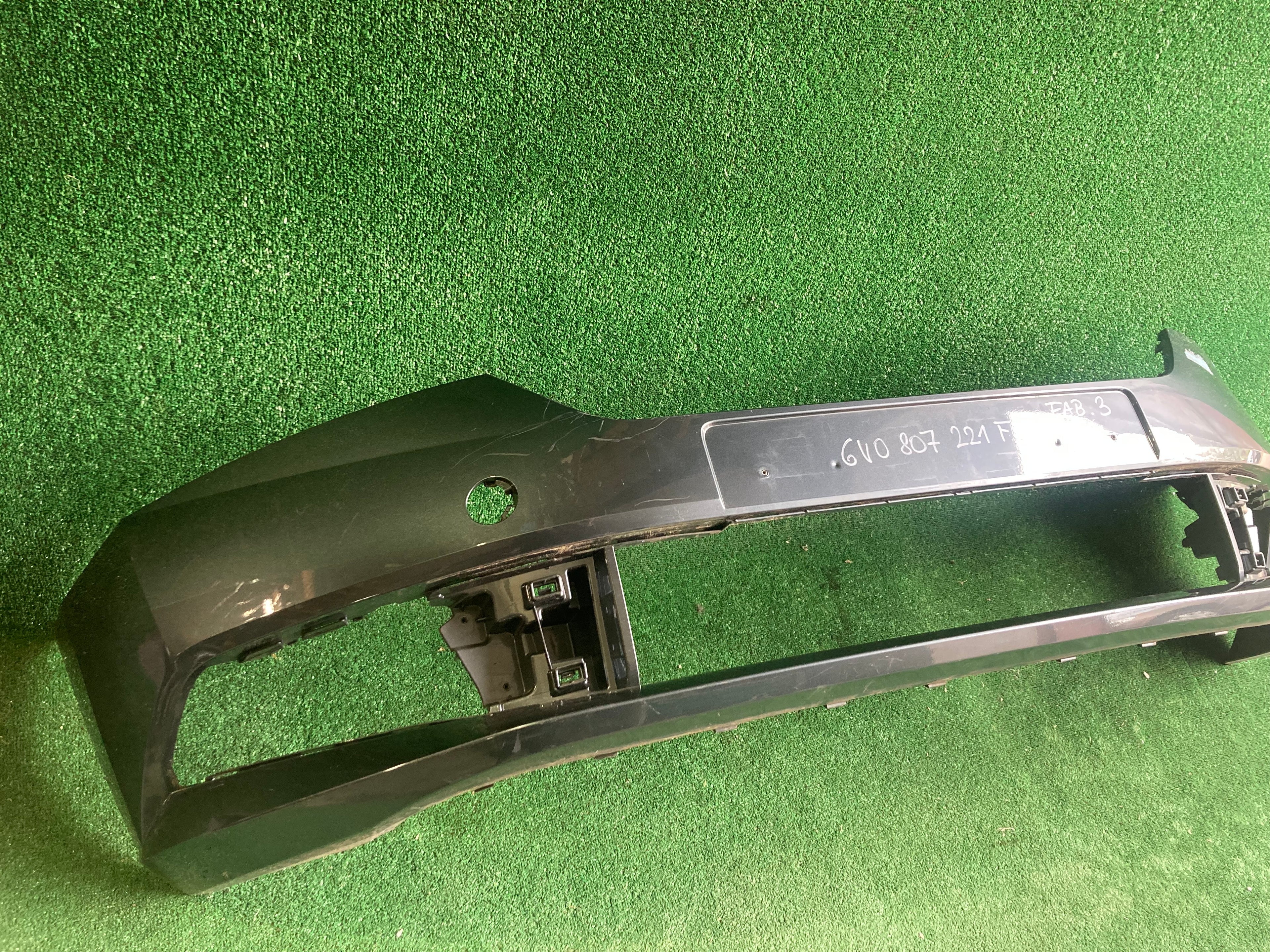 Přední nárazník Škoda Fabia III, 3 face 6V0807221F