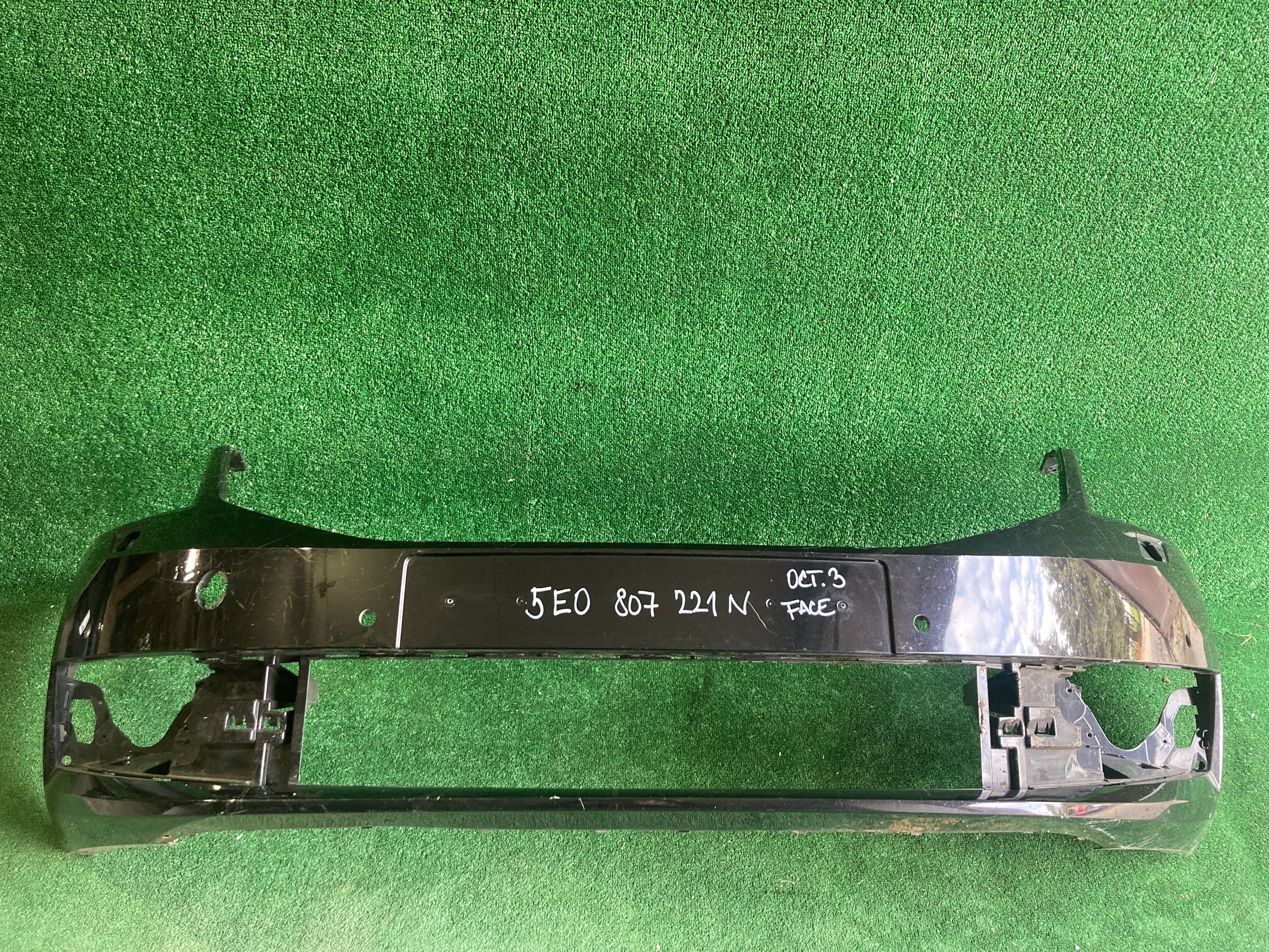 Přední nárazník Škoda Octavia III, 3 face 5e0807221n