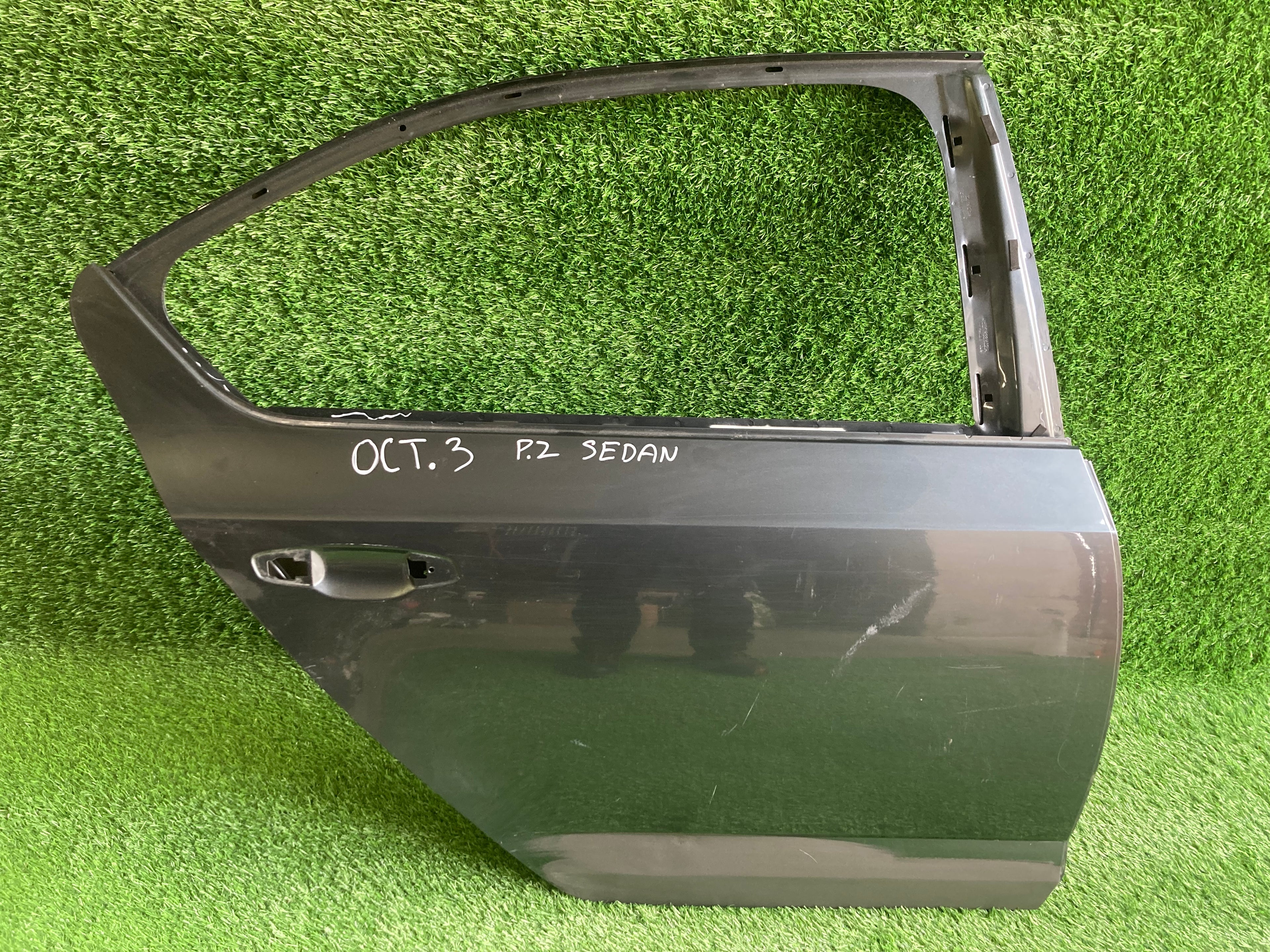 Škoda Octavia III, 3 pravé zadní dveře sedan