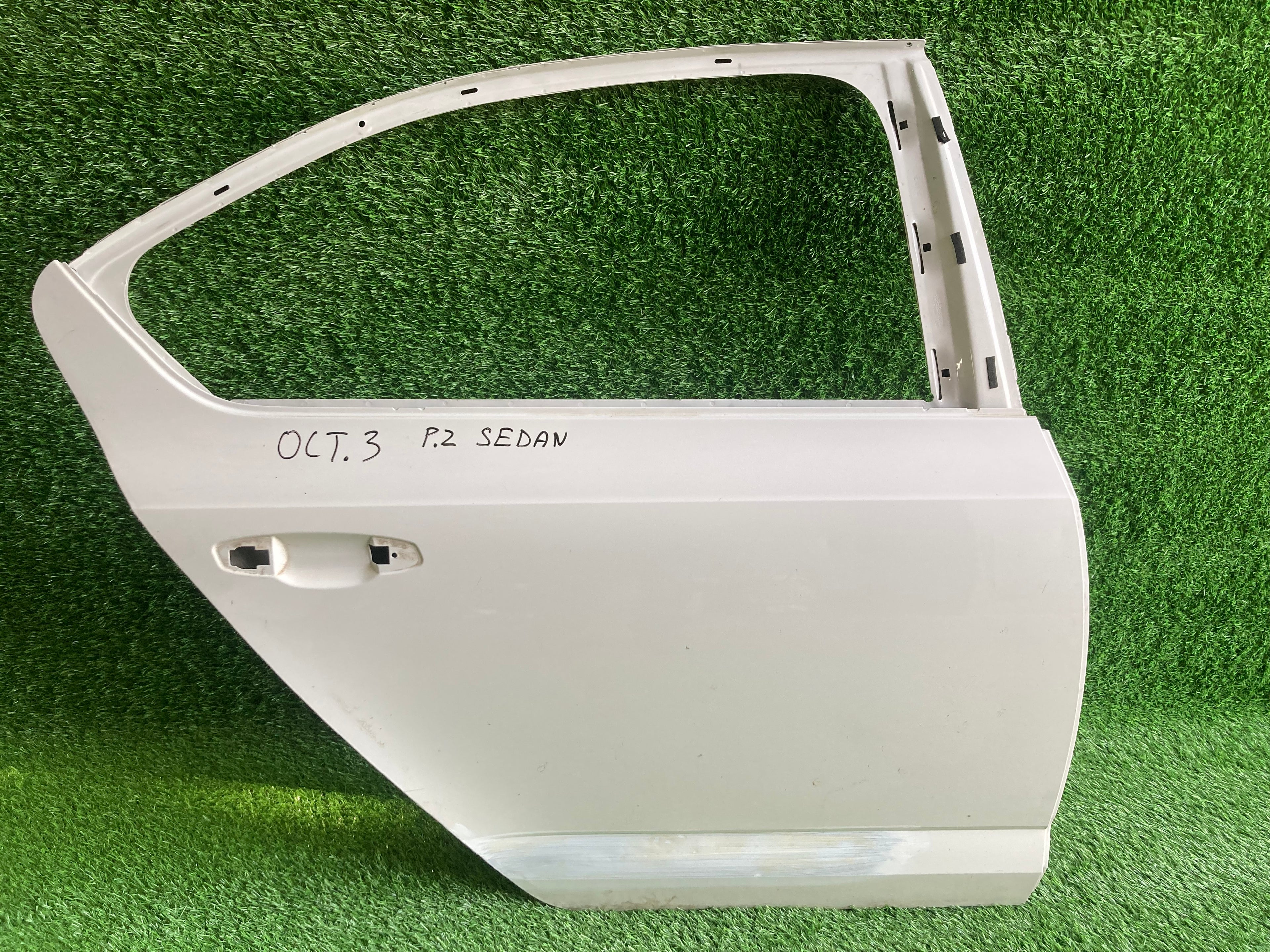 Škoda Octavia III,3 pravé zadní dveře sedan