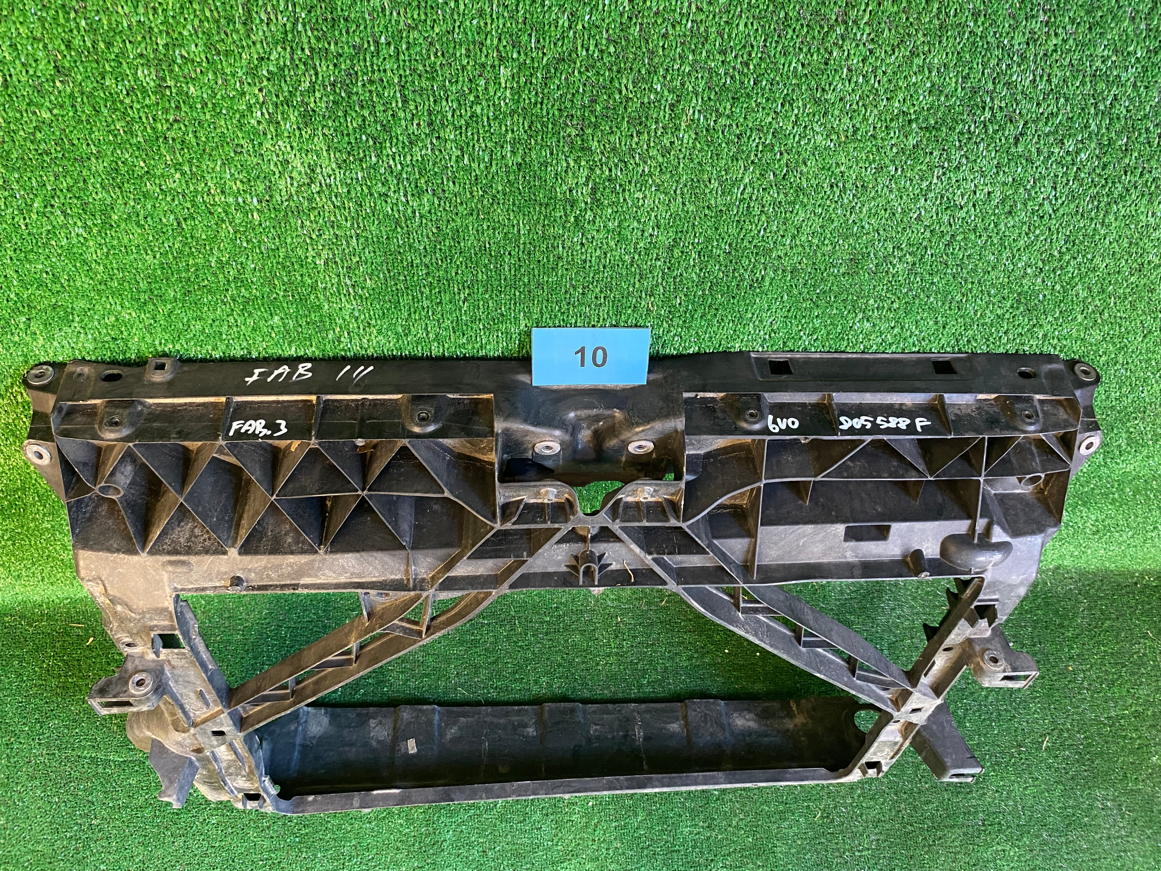 ŠKODA FABIA 3 III CHLADIČOVÁ STĚNA 6v0 805 588f