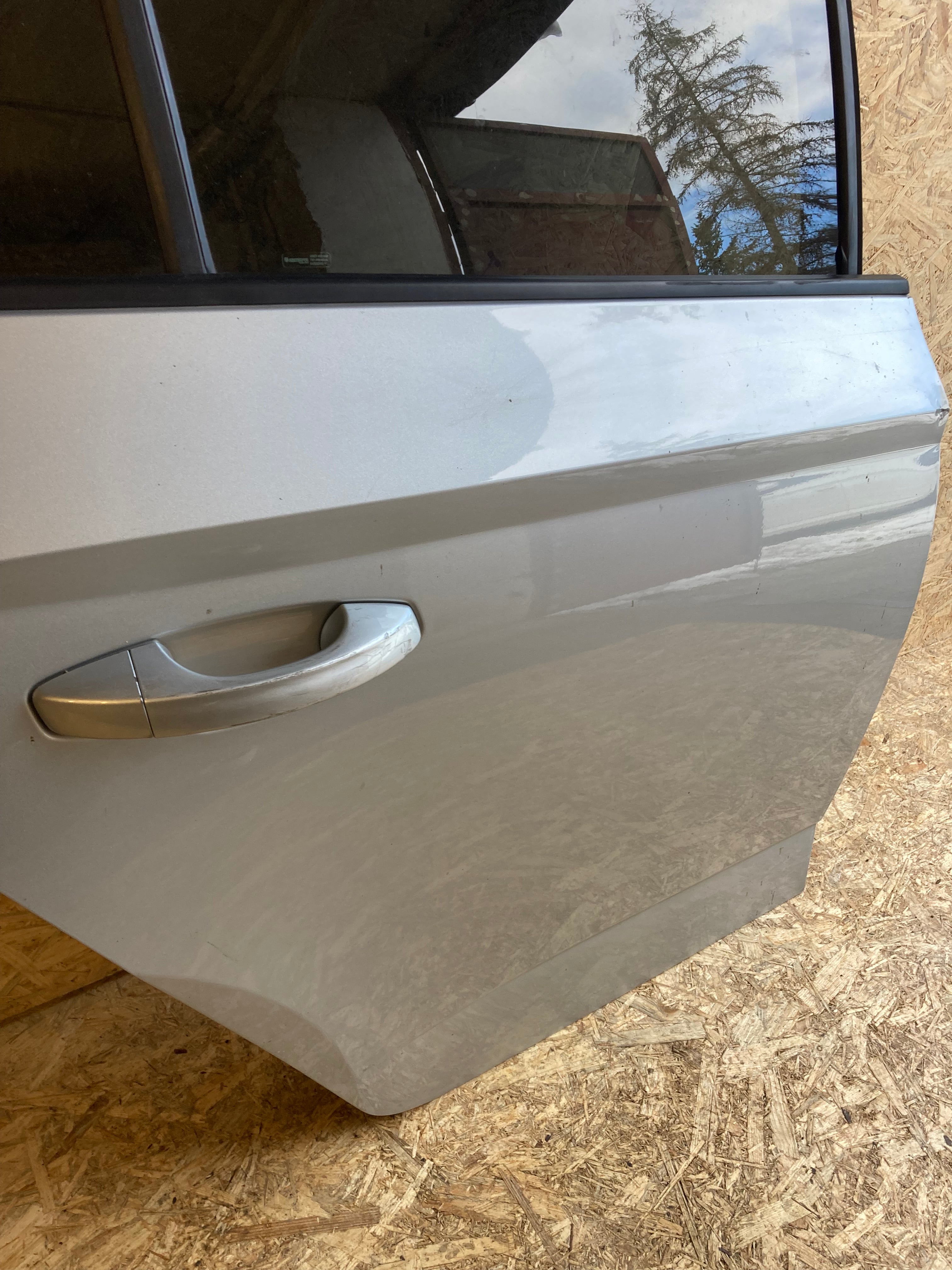 Škoda Fabia III,3 pravé zadní dveře combi