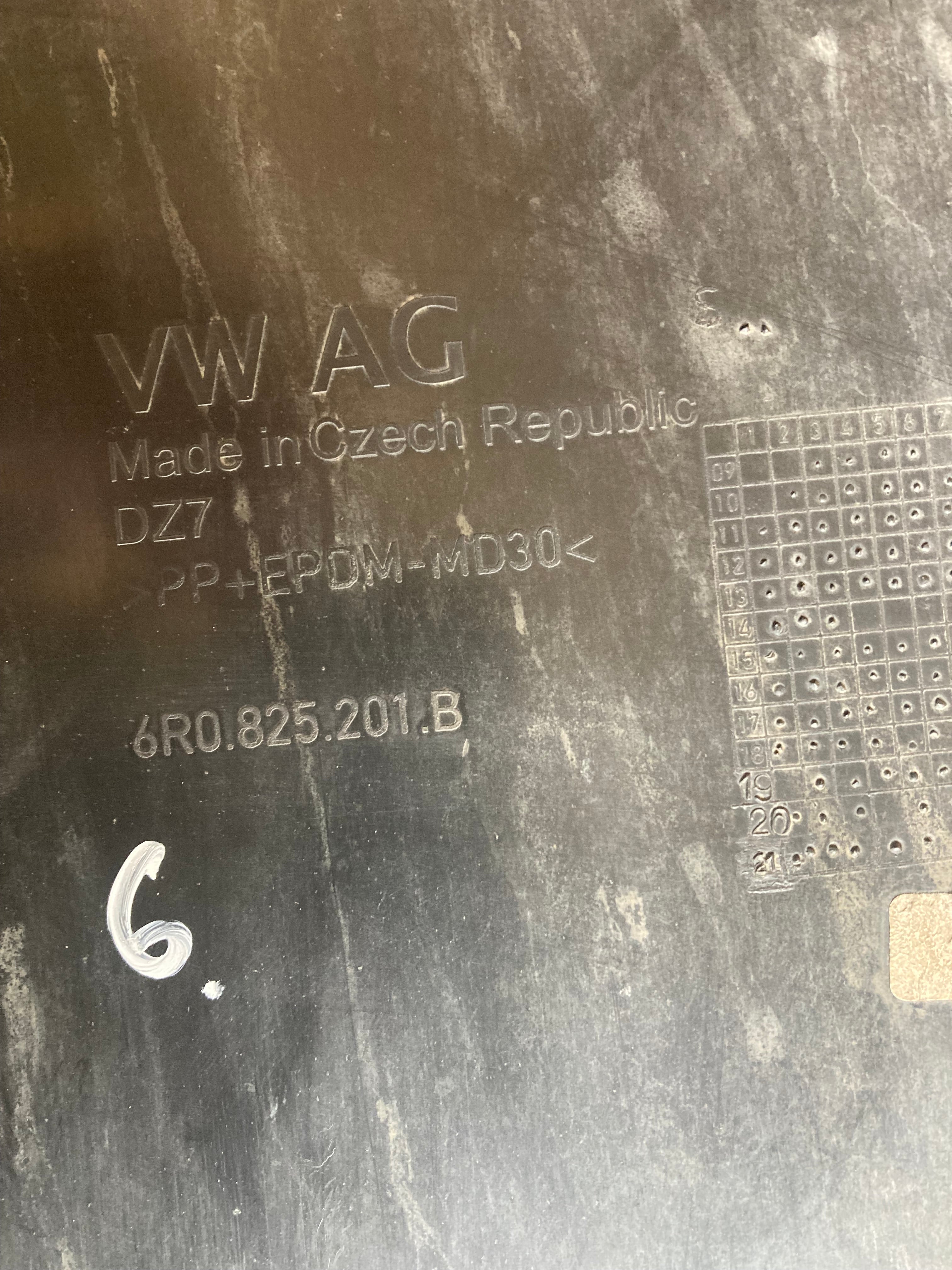 Kryt podlahy 6R0825201B Škoda Fabia III 2016