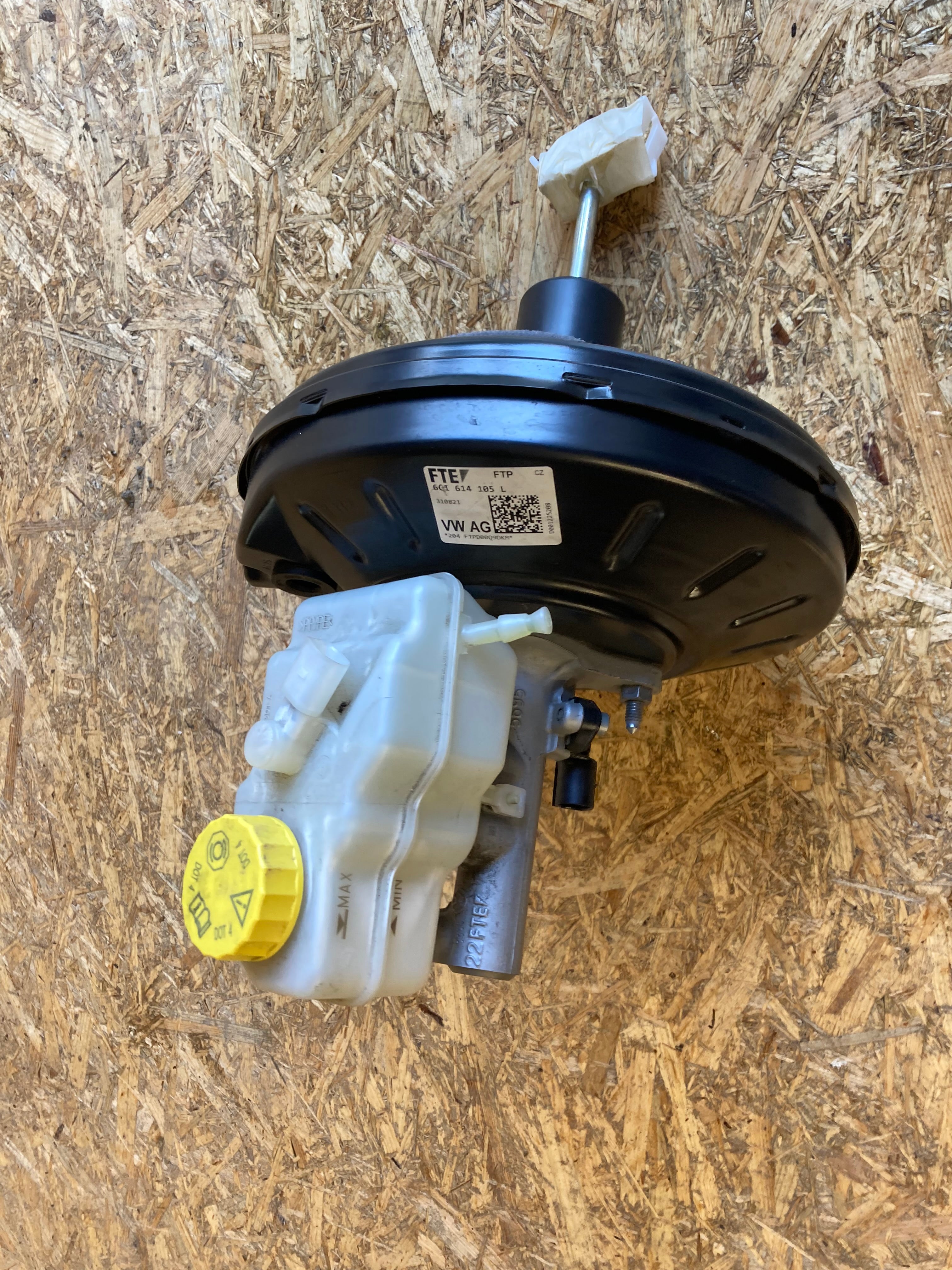 ŠKODA FABIA POSILOVAČ BRZD 601614105L