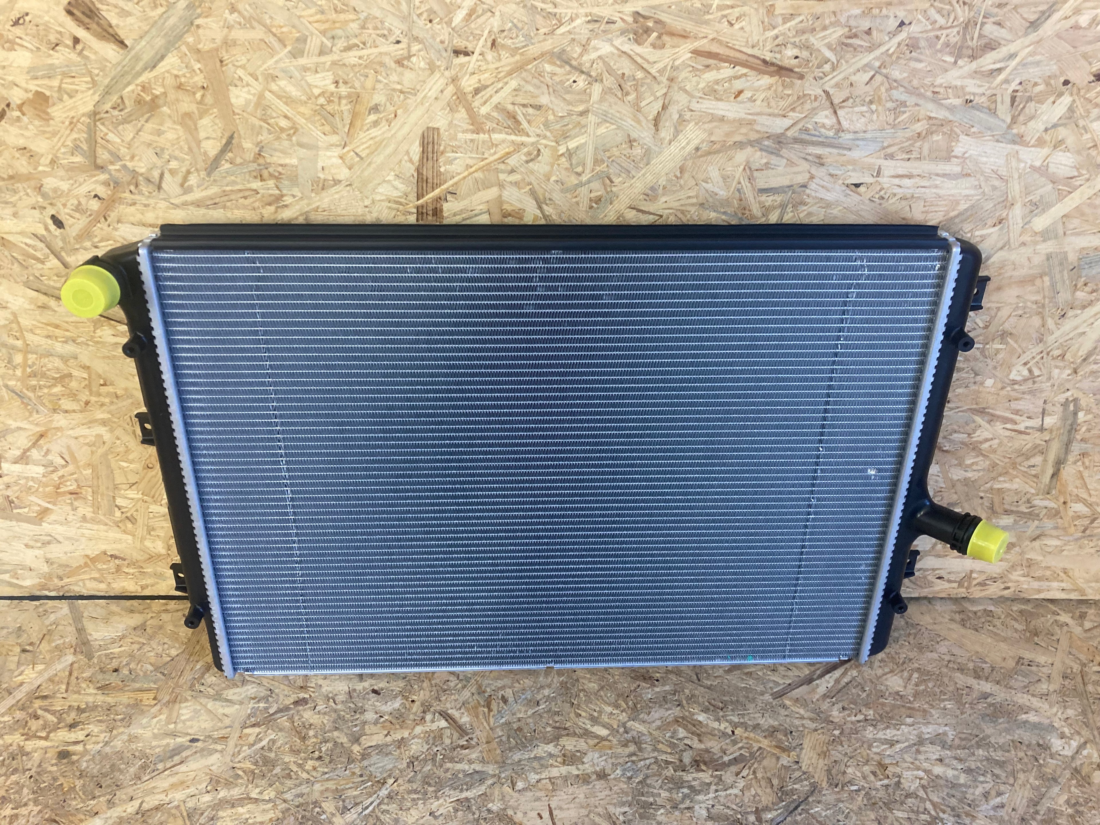 Chladič vodní VW 2,0 TSi/ 1,6/2,0TDi 1K0121251AB