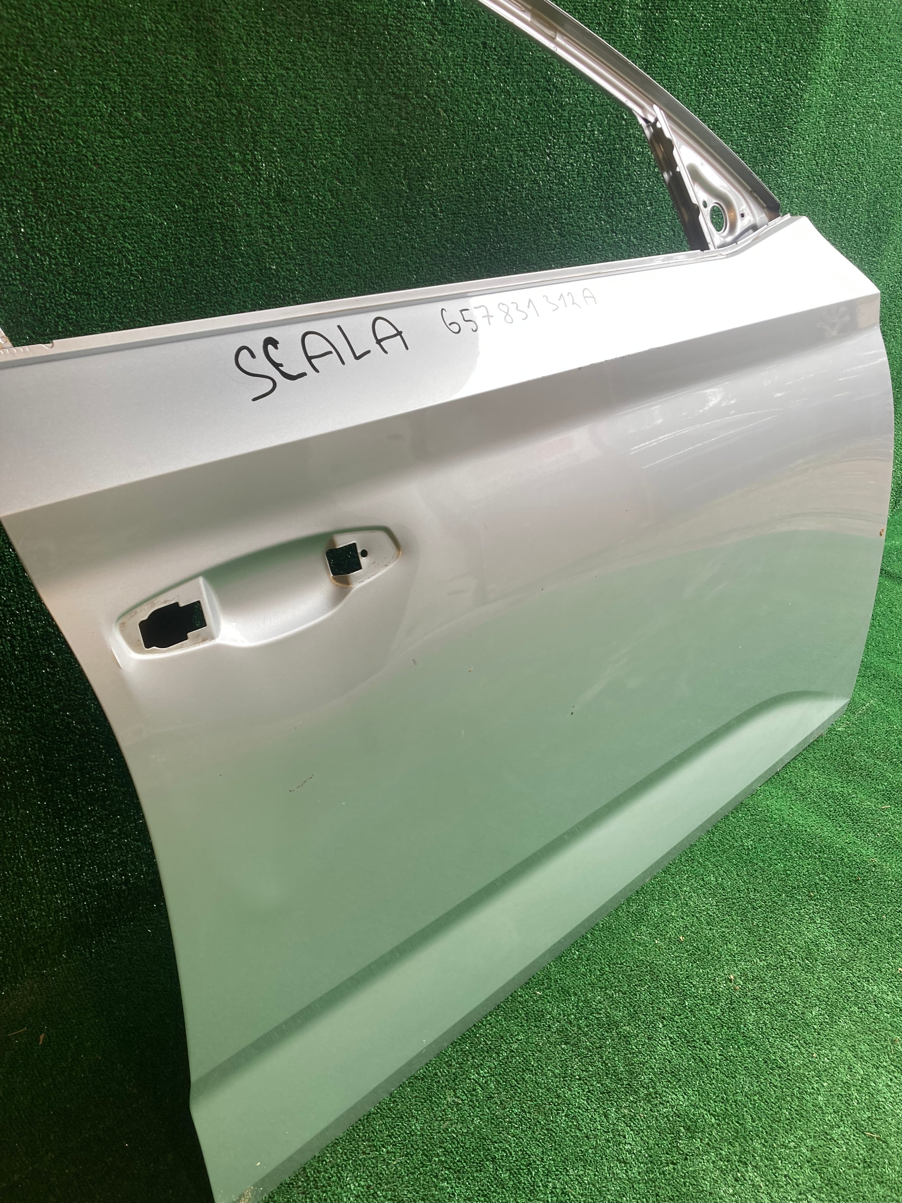 pravé přední dveře Škoda Scala 657831312a