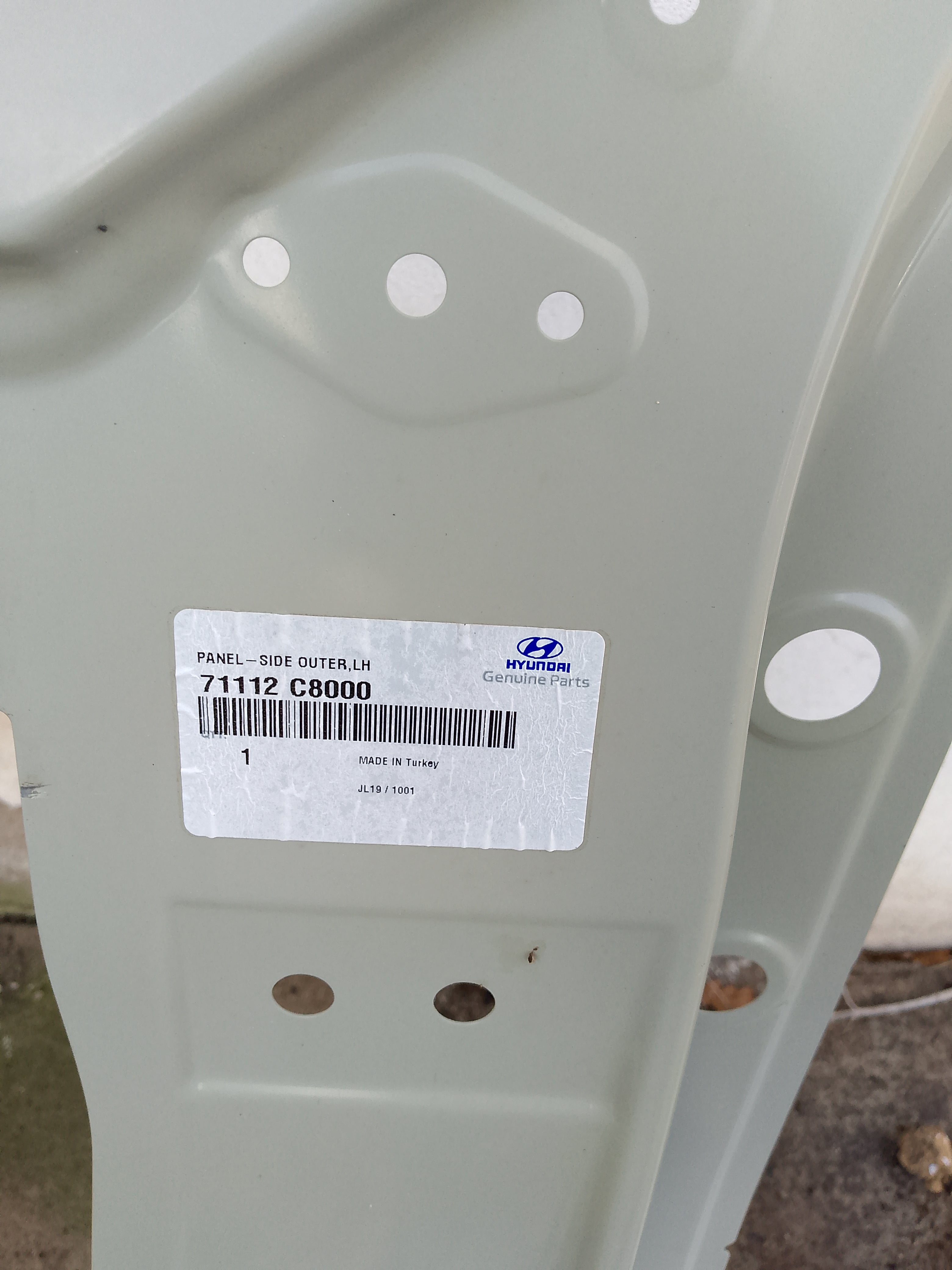 Levý práh, levý sloupek  HYUNDAI I20 II 71112-C8000 cena dohodou dle výřezu