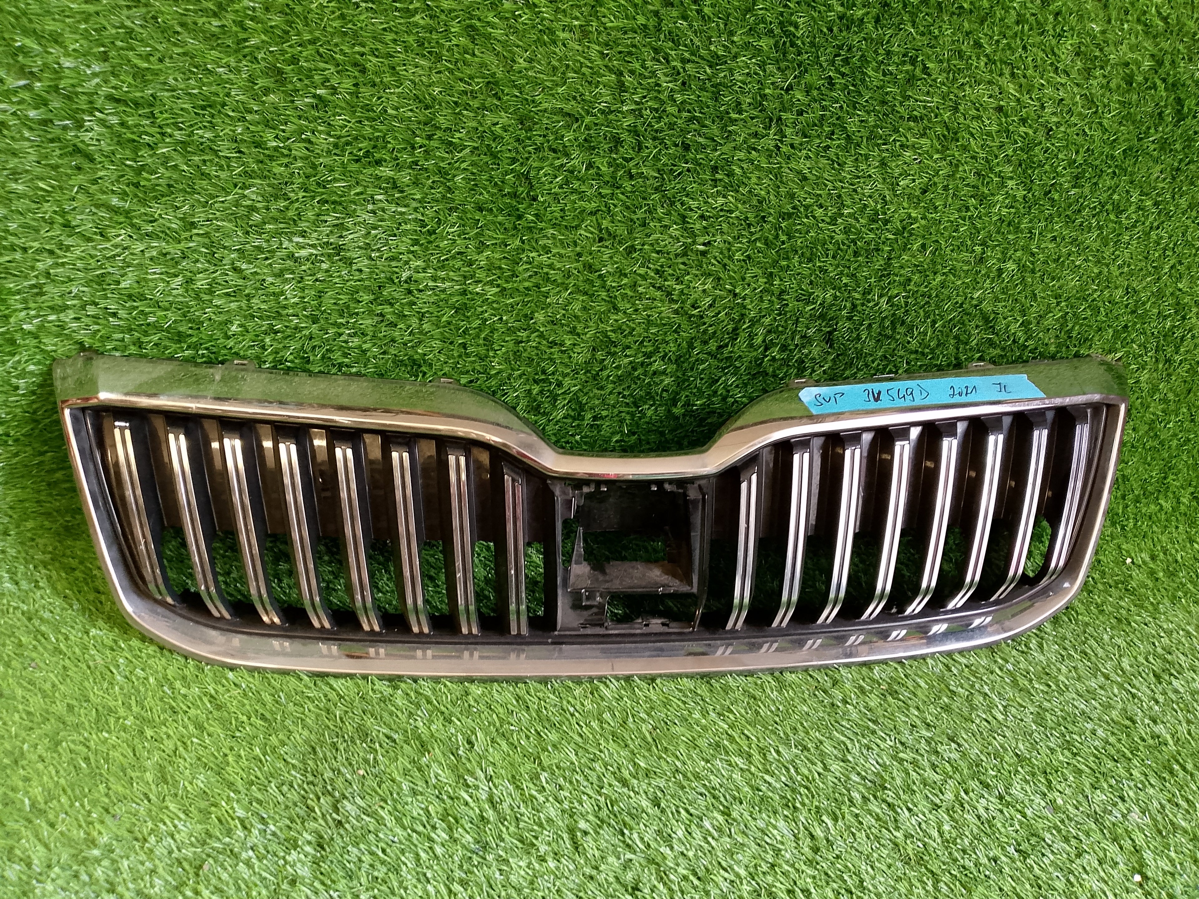 Přední maska Škoda Superb III, 3 3V0853653G face