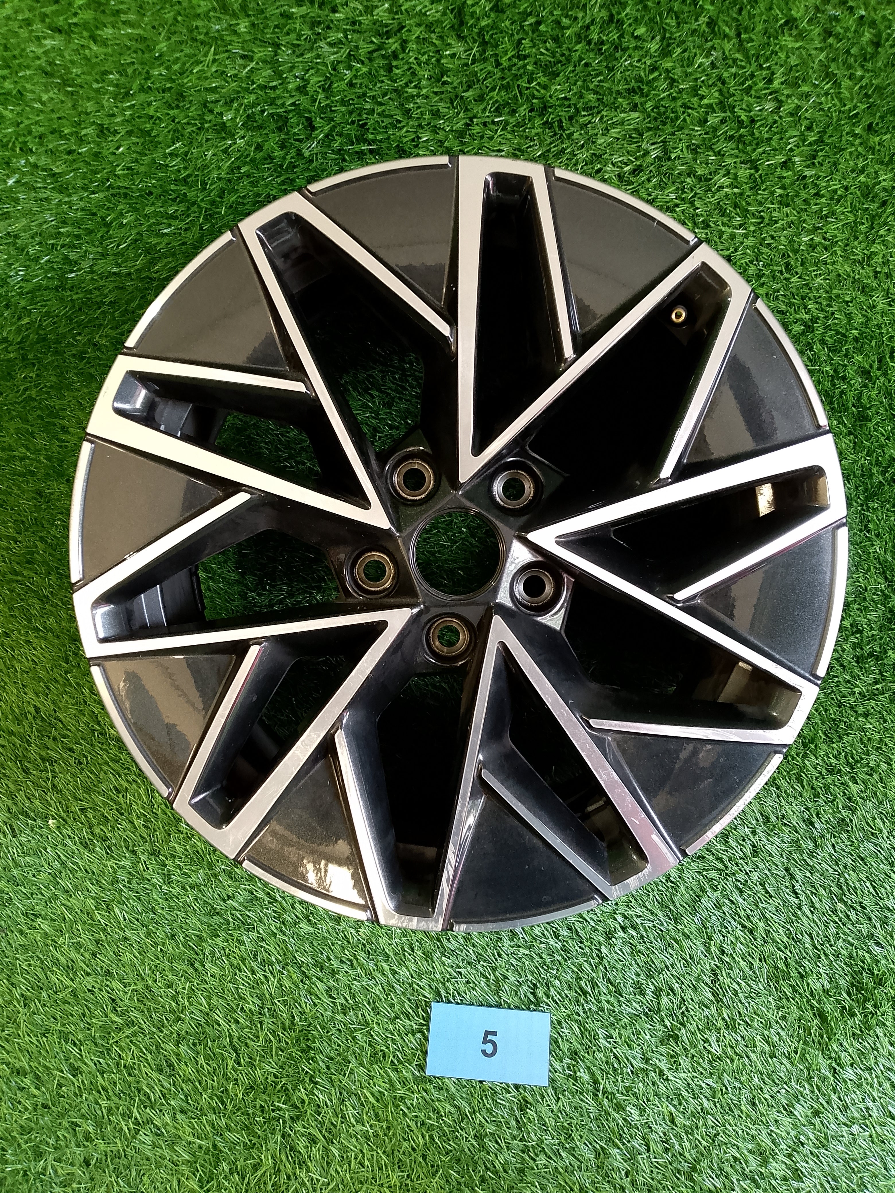 ŠKODA OCTAVIA IV, 4 ALU DISK 7Jx17H2 ET46  5E3601025