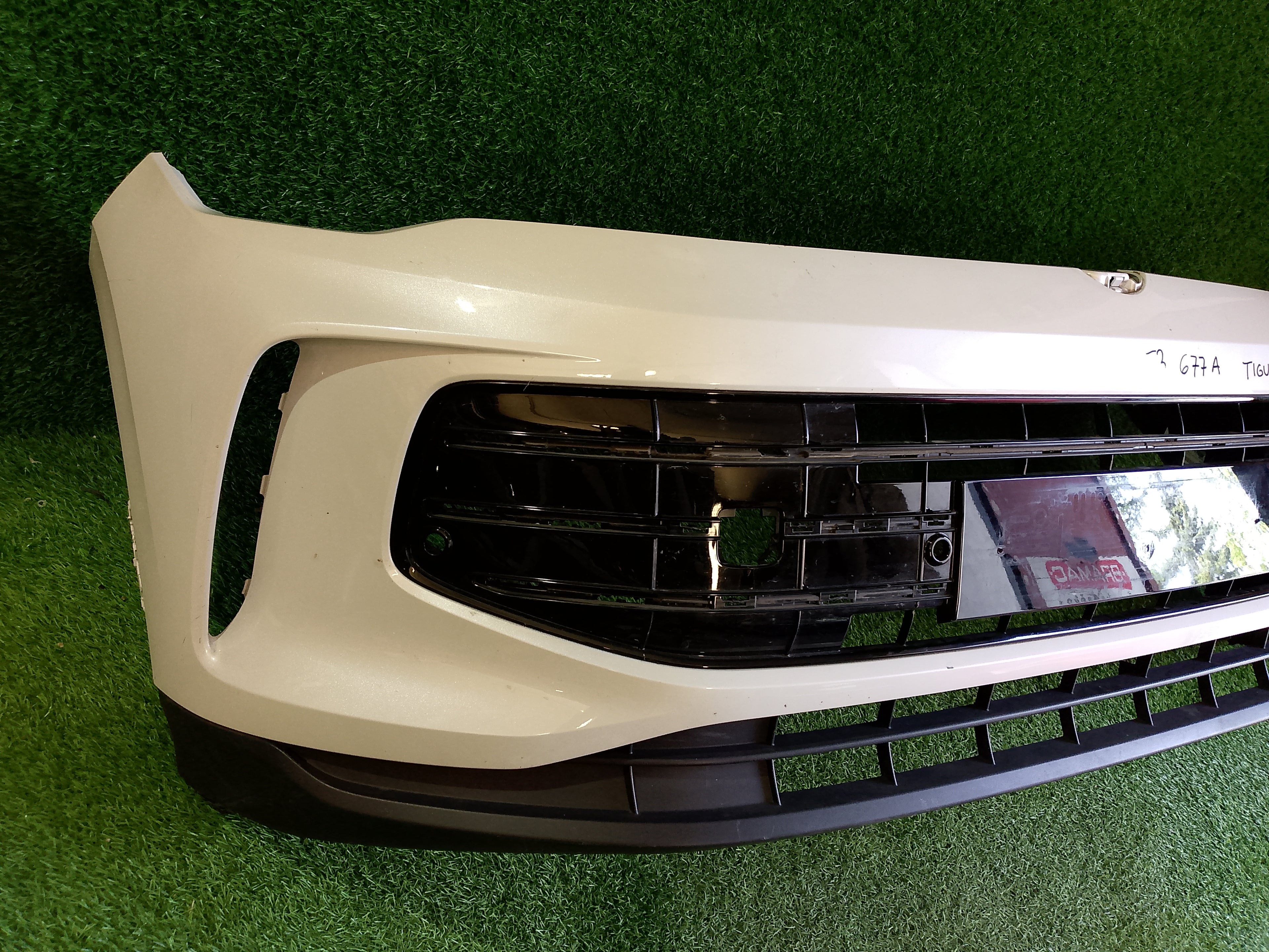 VW Tiguan přední nárazník 571853677a