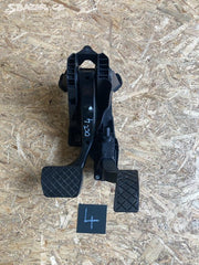 SKODA SUPERB III pedál  5Q1723058CK