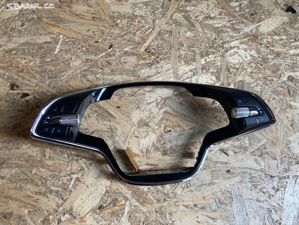 5E3919719 Multifunkční tlačítka volantu Octavia 4