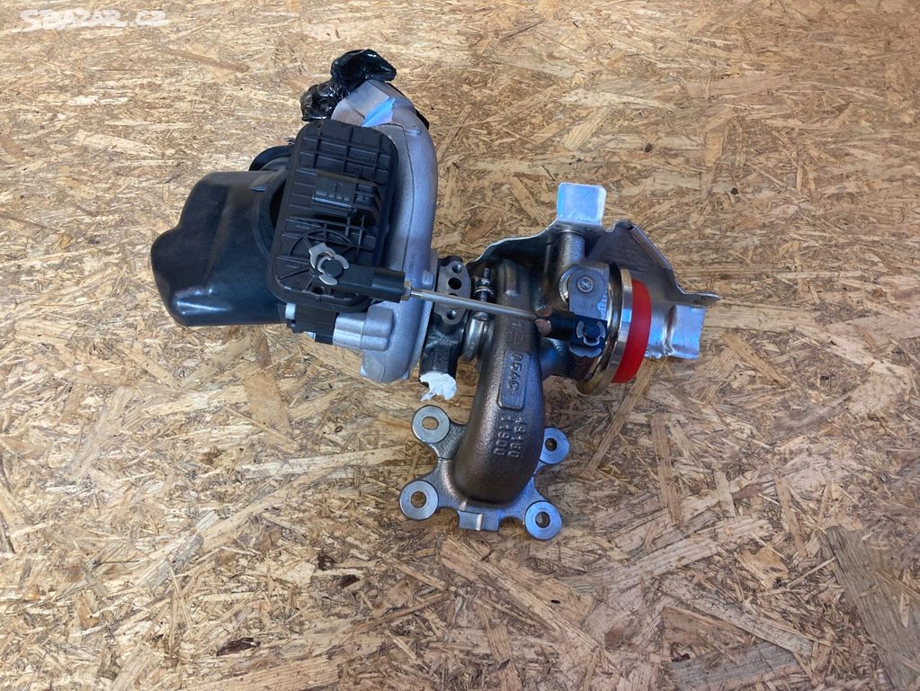 OEM 04E145715M / 1,4l TSI 140PS Turbodmychadlo Regulace turba 04E145725DJ