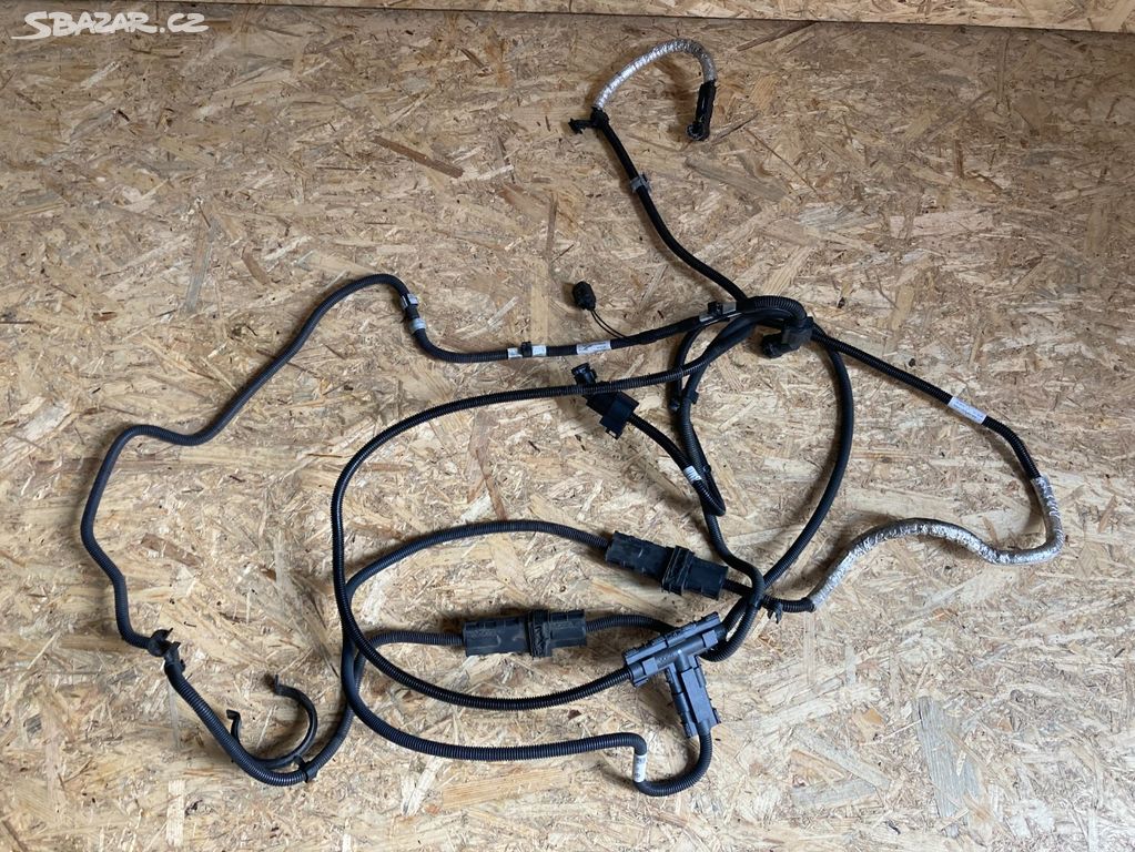 Škoda Octavia IV,4 2020 trubka Paliva: 5Q0131984AD