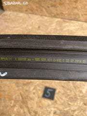 Škoda Octavia III,3 těsnění dveří 5E5839431C