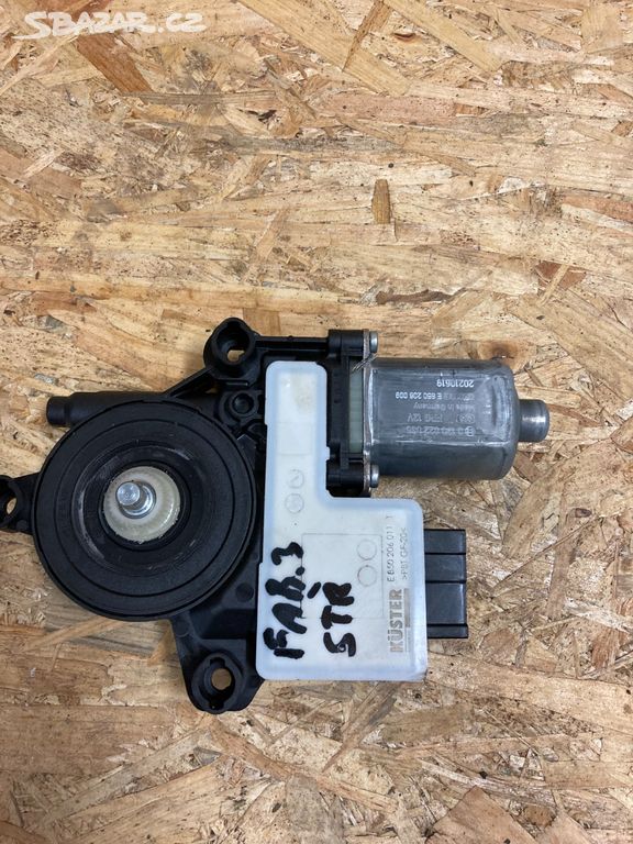 Motorek stahování fabia III,3   2Q2959406C