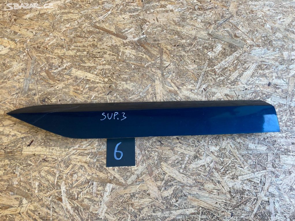 Škoda Superb III,3 levá zadní lišta dveří