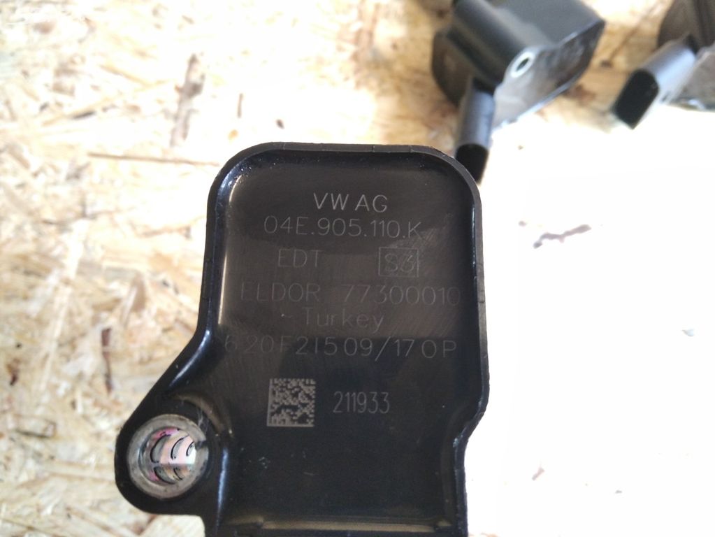 cívka zapalování   04E905110K