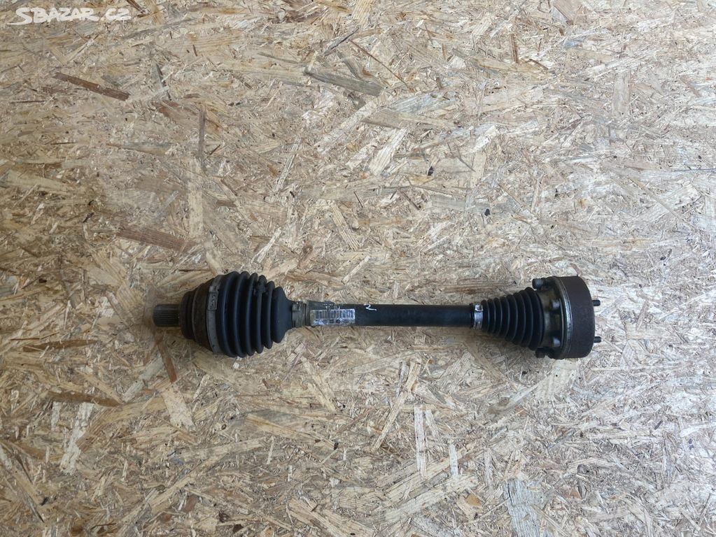 Poloosa levá Škoda Octavia III TDi 1K0407271LB