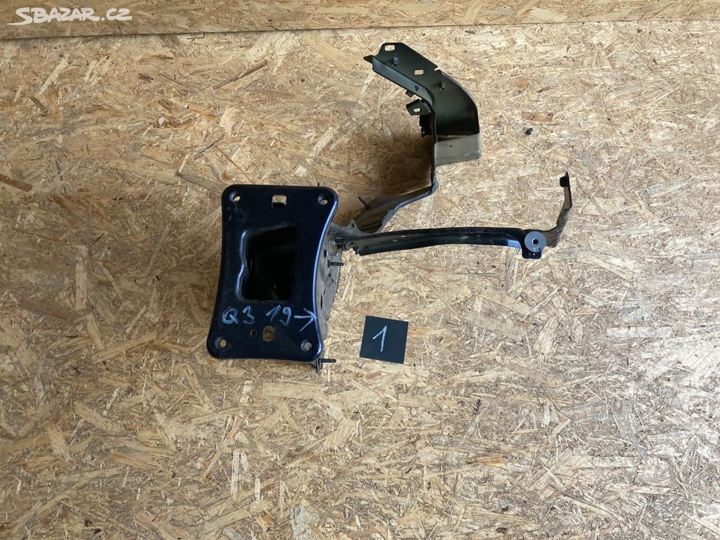 Audi Q3 levý přední nosník