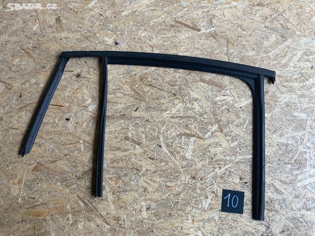 Škoda Octavia III combi pravé zadní těsnění